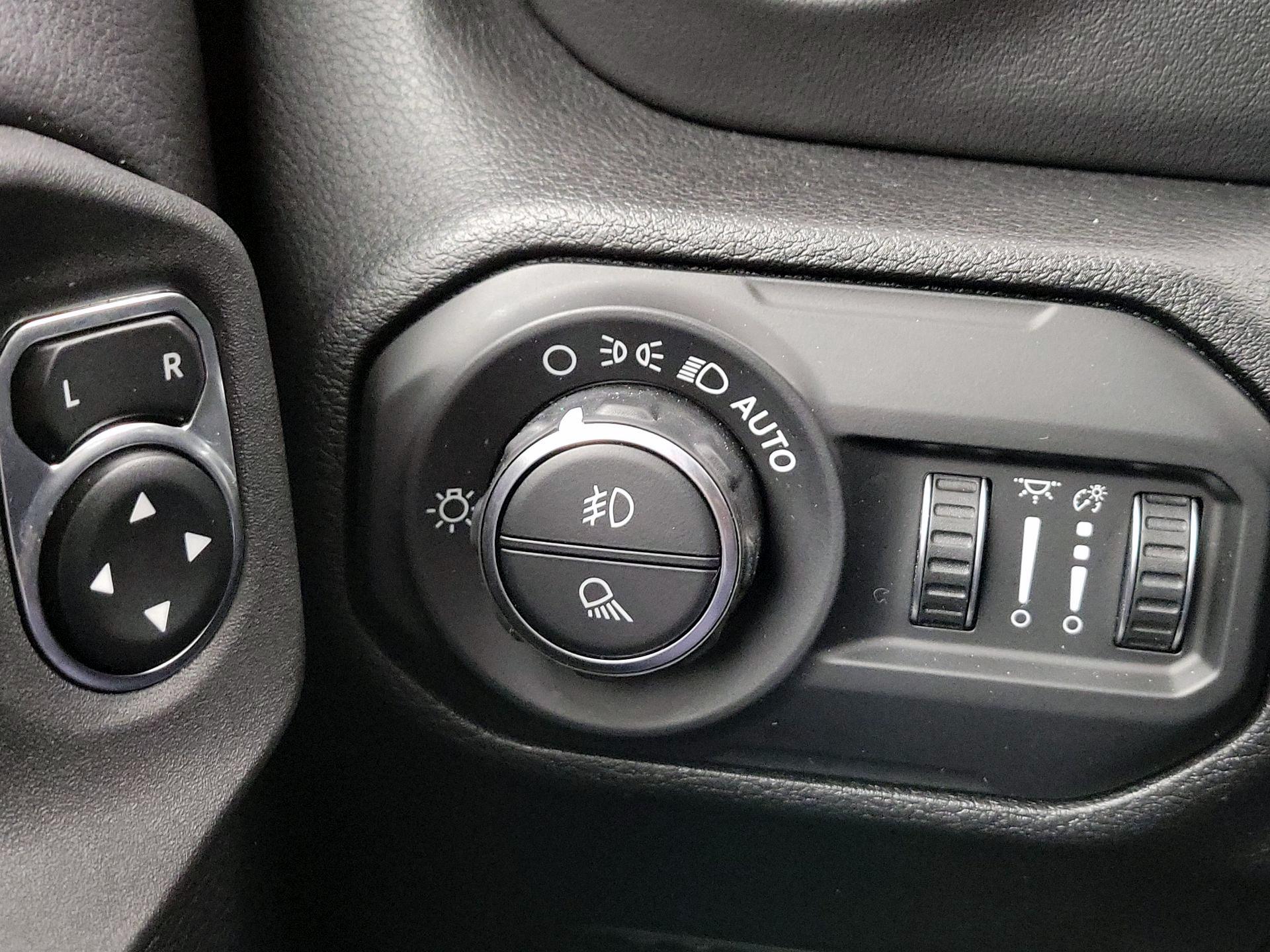 Thumbnail: 2021 Jeep Gladiator - 13