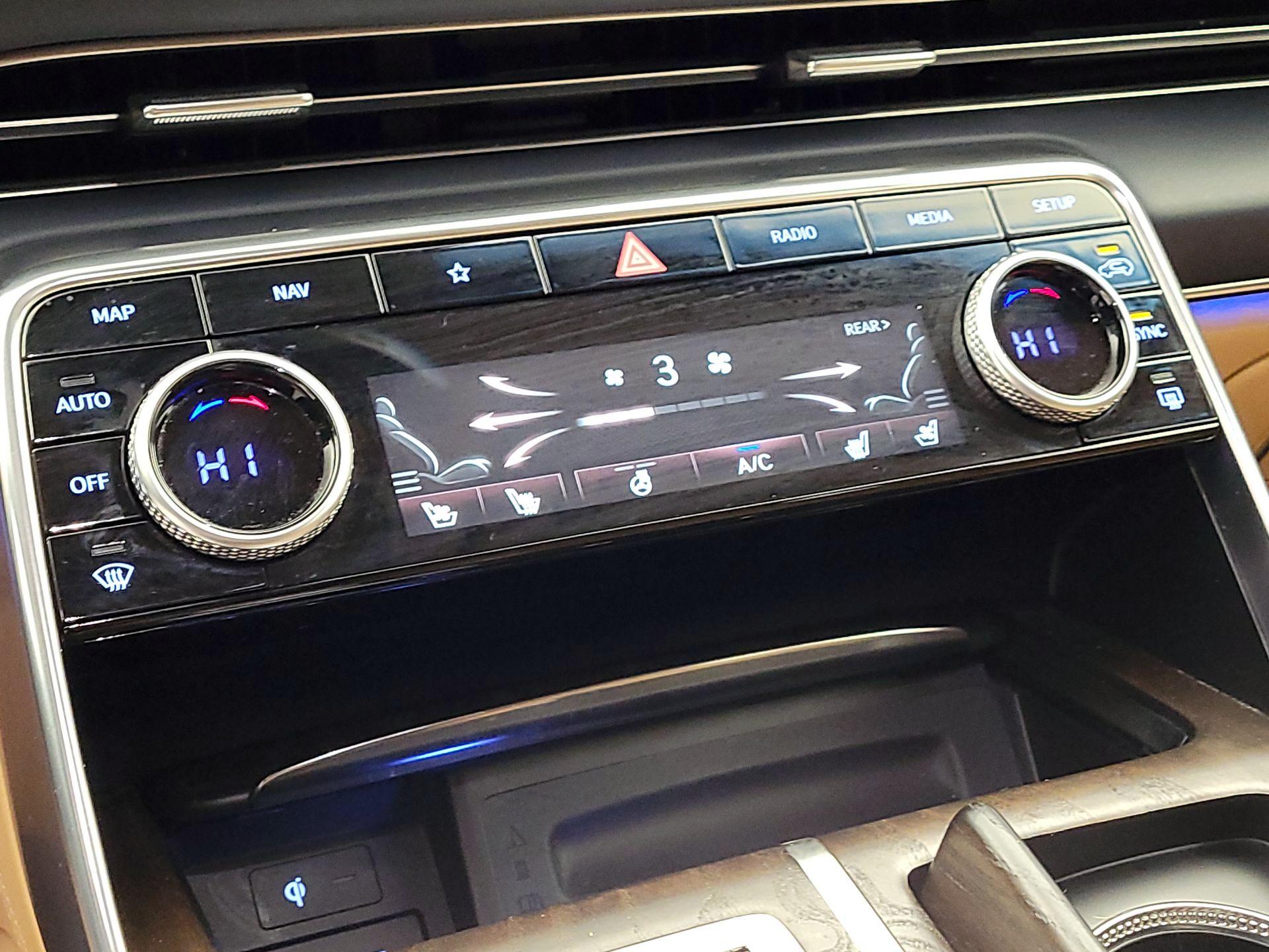 Thumbnail: 2023 Genesis GV80 - 16