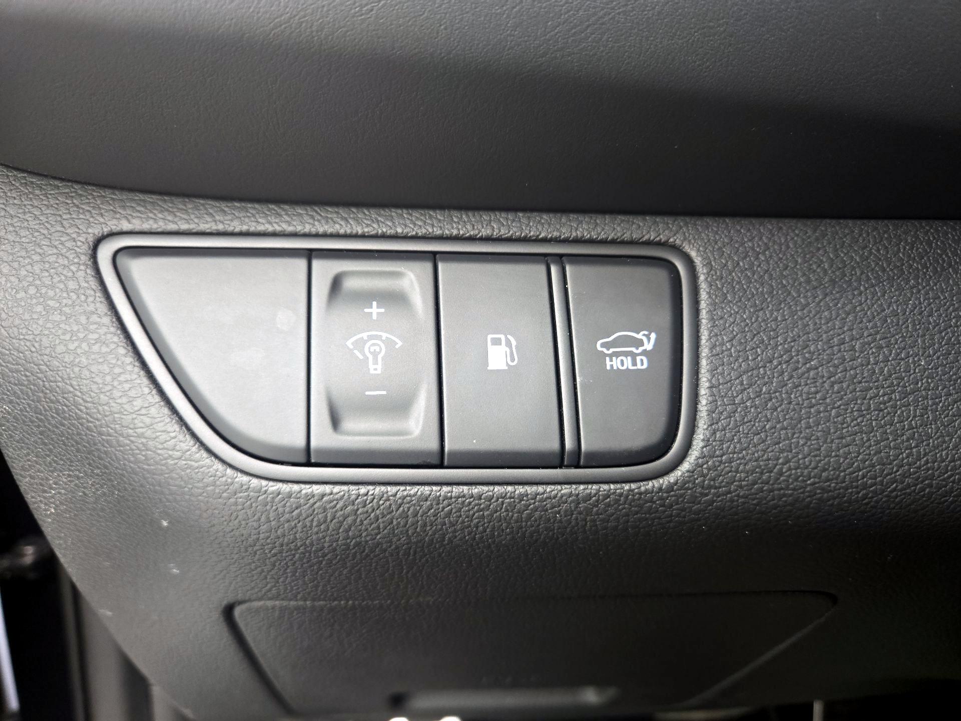 Thumbnail: 2023 Genesis G70 - 13