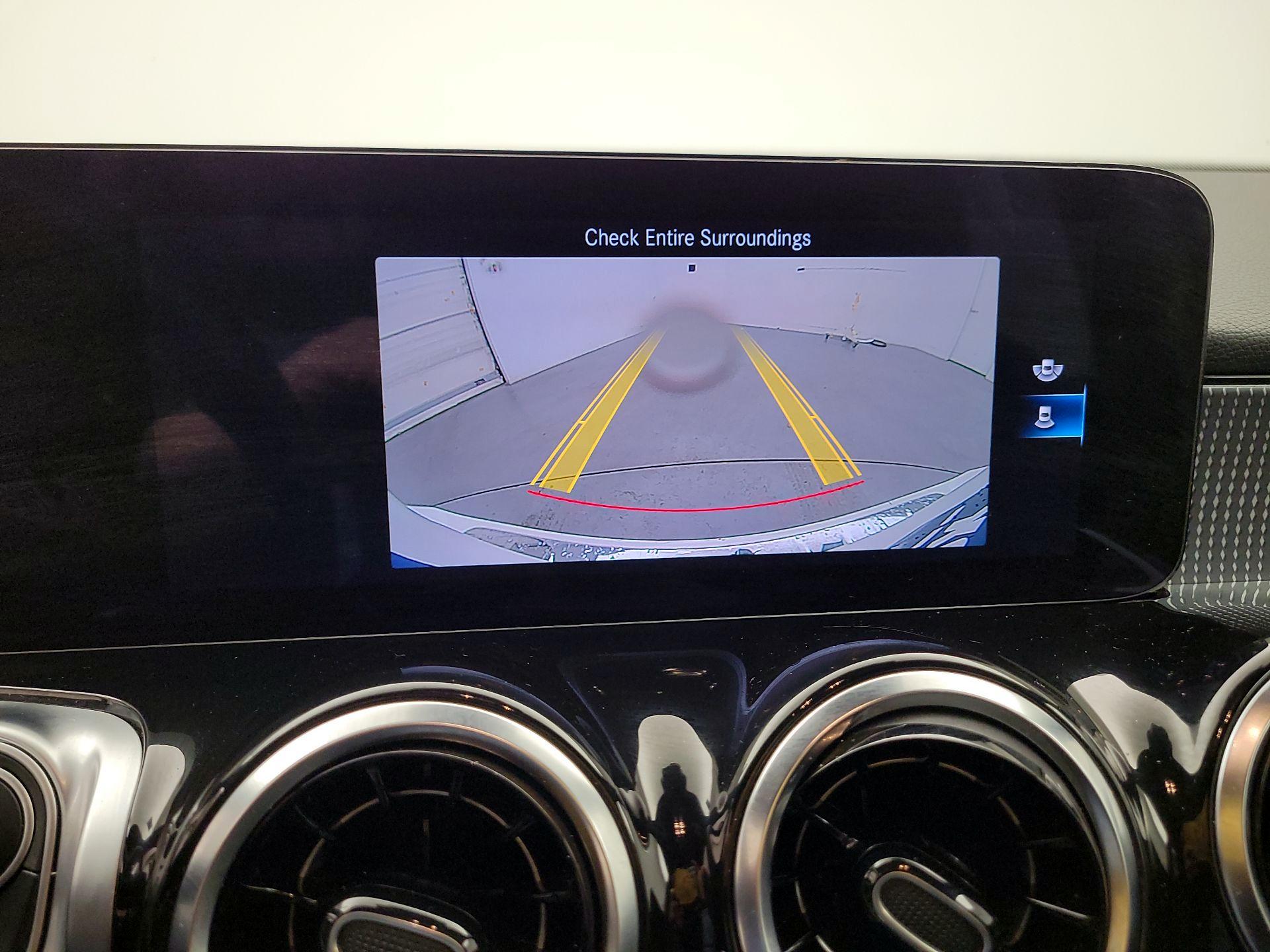 Thumbnail: 2023 Mercedes-Benz GLB - 15