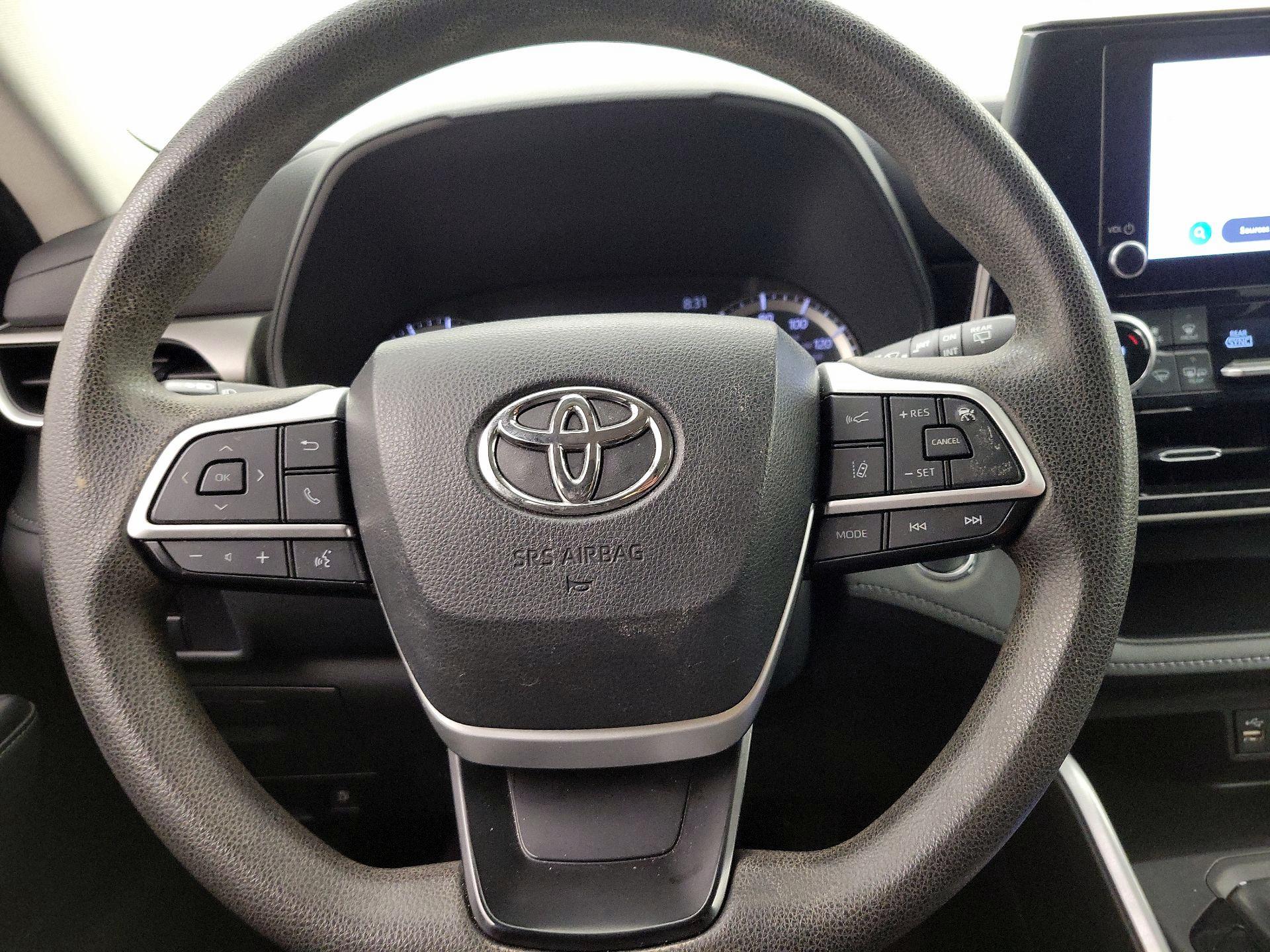 Thumbnail: 2023 Toyota Highlander - 10