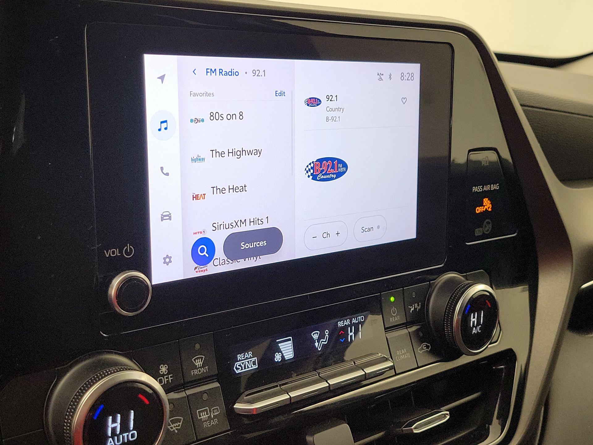 Thumbnail: 2023 Toyota Highlander - 15