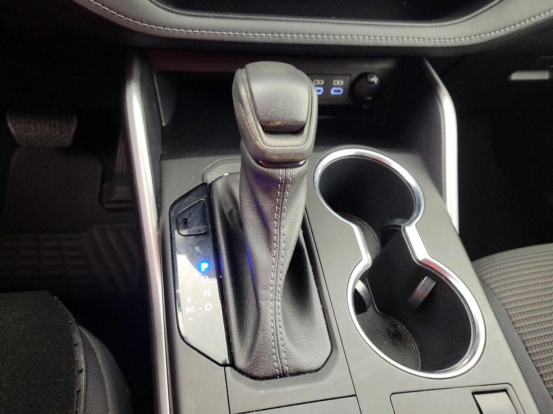 Thumbnail: 2023 Toyota Highlander - 17