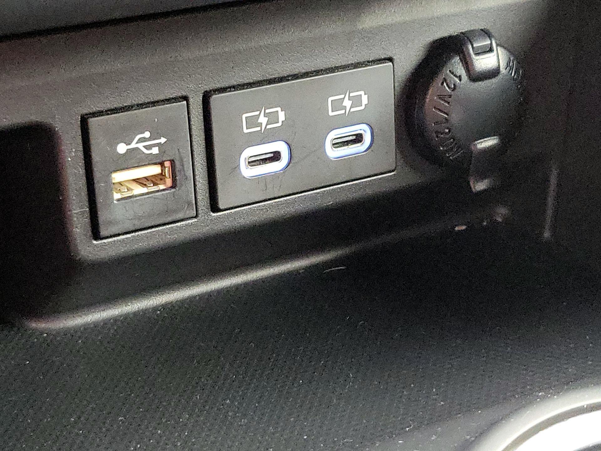 Thumbnail: 2023 Toyota Highlander - 18