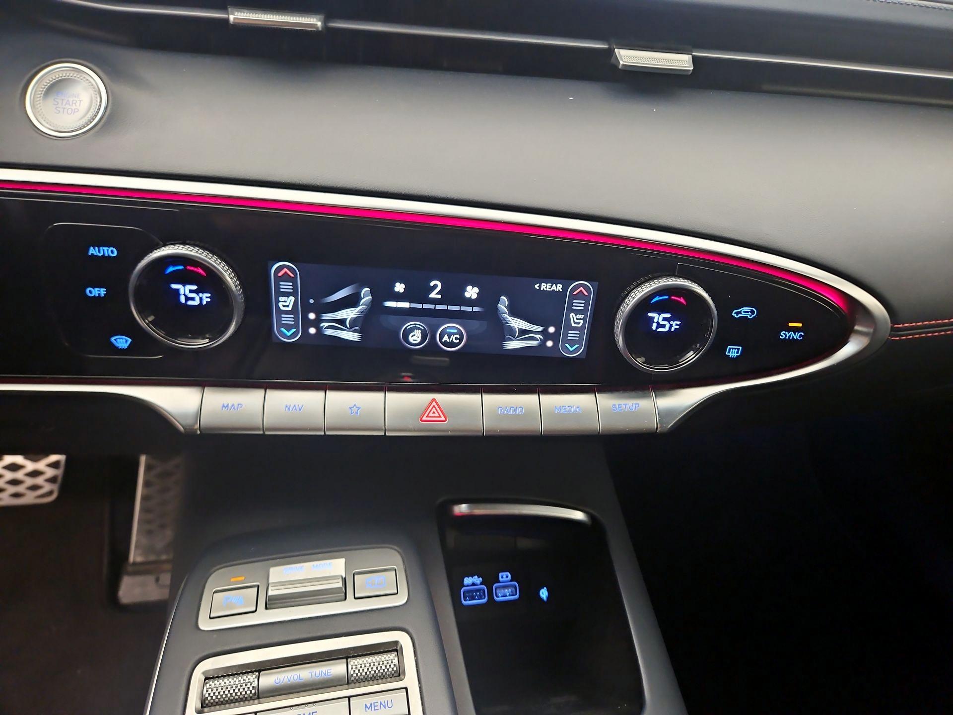 Thumbnail: 2023 Genesis GV70 - 17