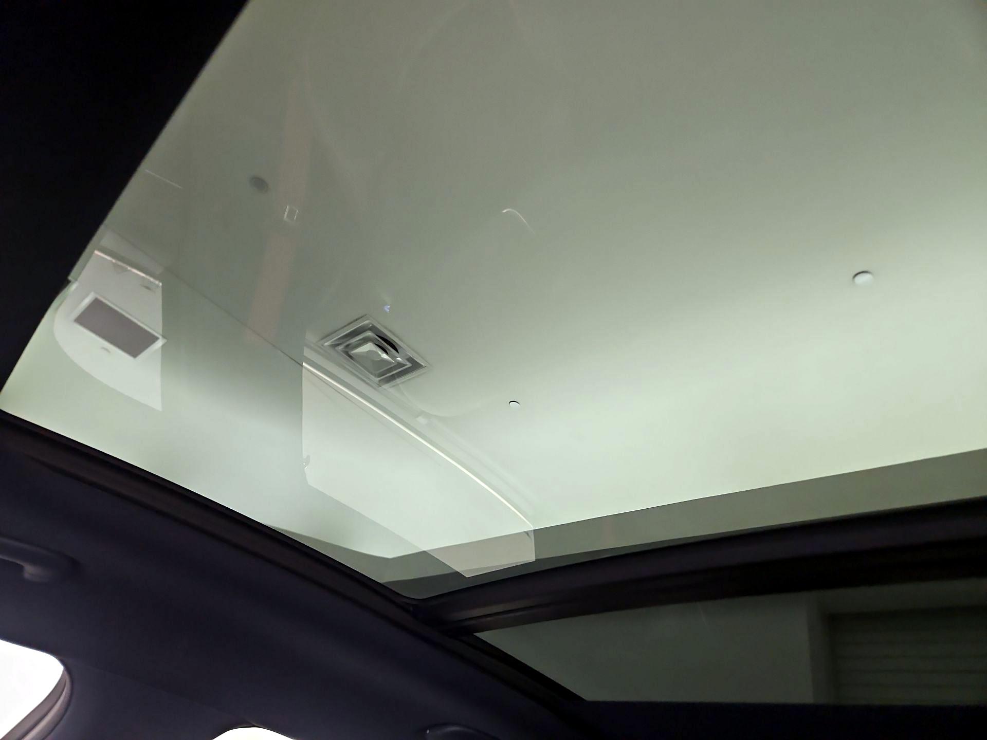 Thumbnail: 2023 Genesis GV70 - 20