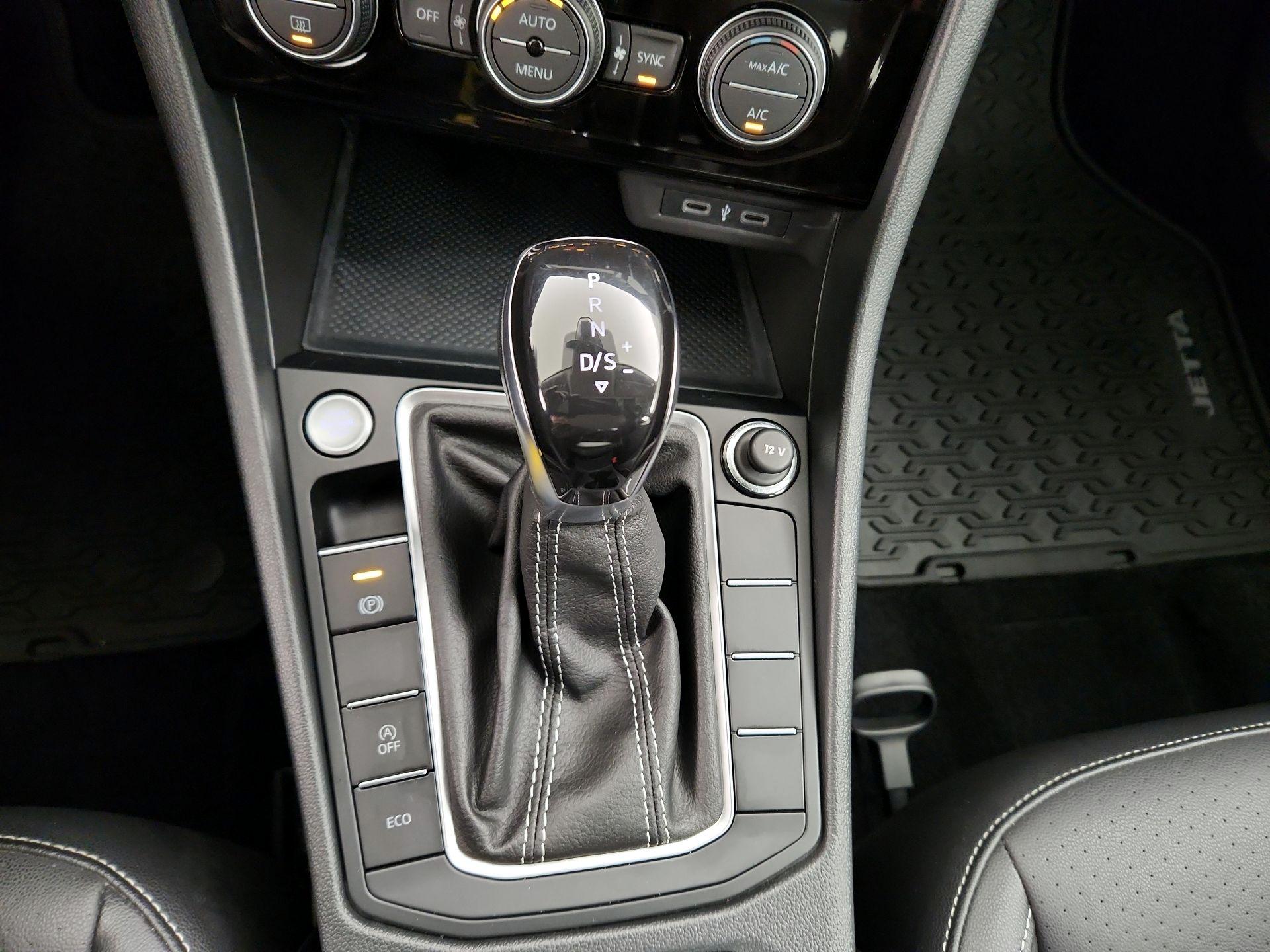 Thumbnail: 2022 Volkswagen Jetta - 17