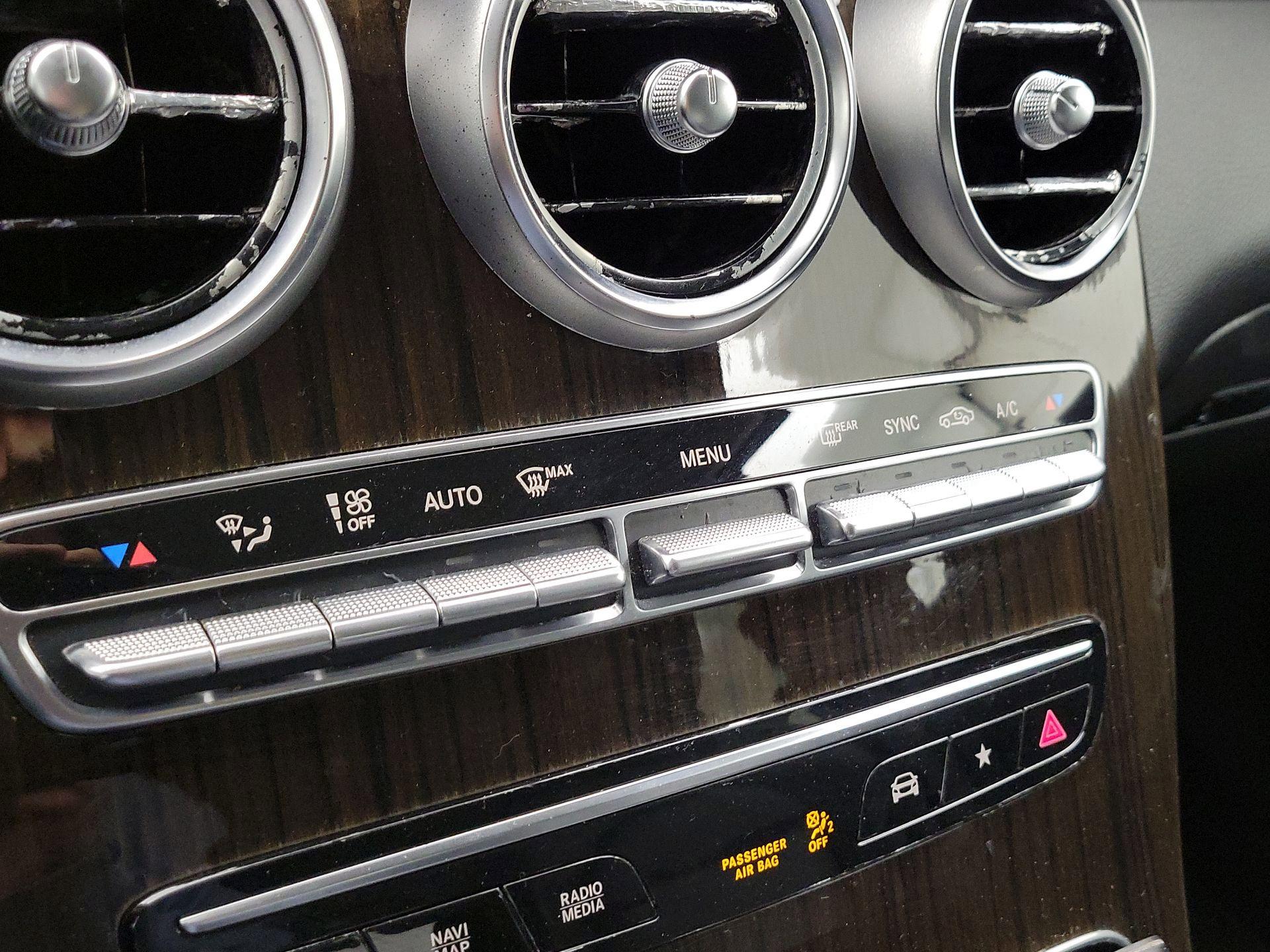 Thumbnail: 2022 Mercedes-Benz GLC - 16