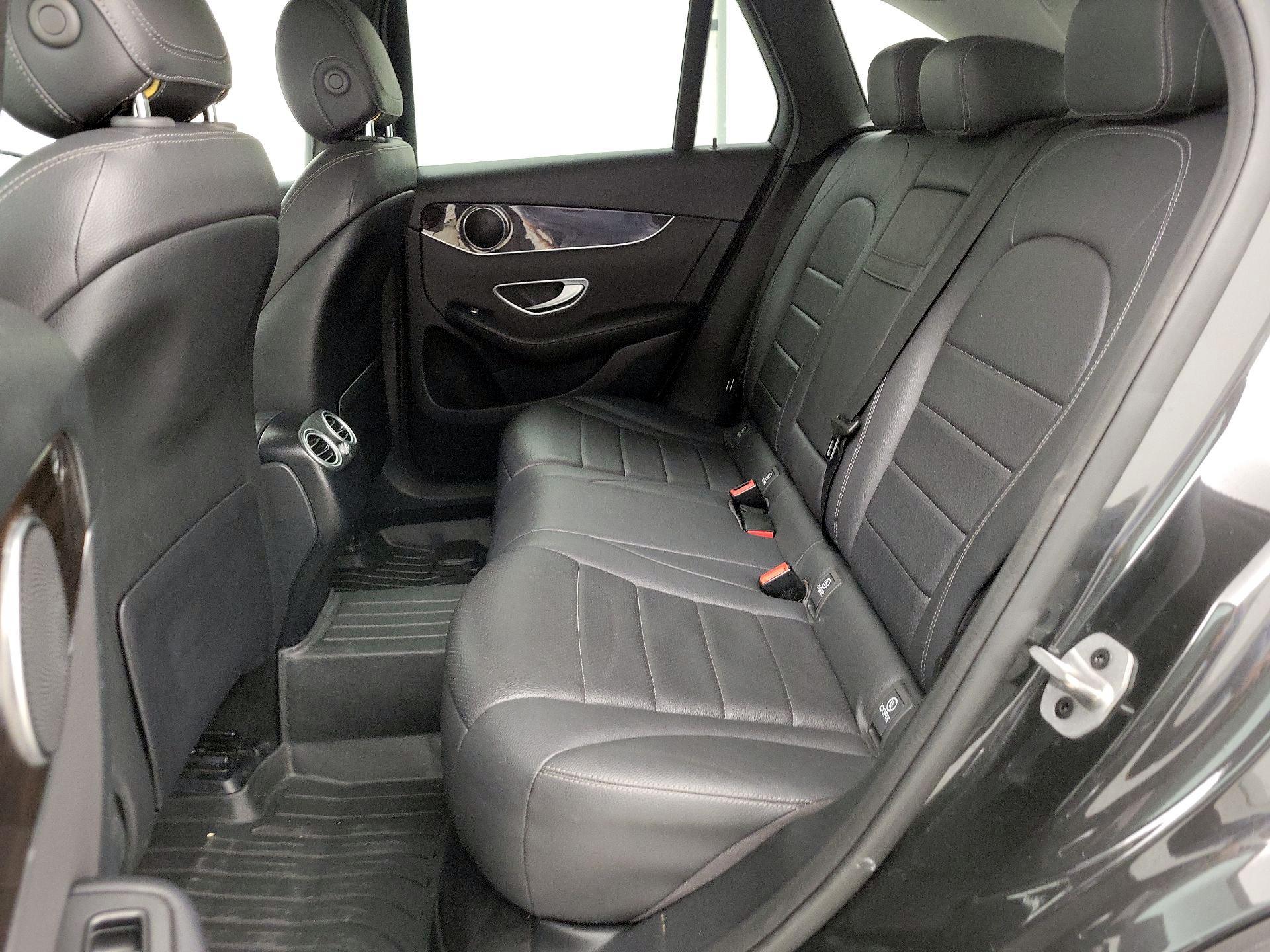 Thumbnail: 2022 Mercedes-Benz GLC - 19