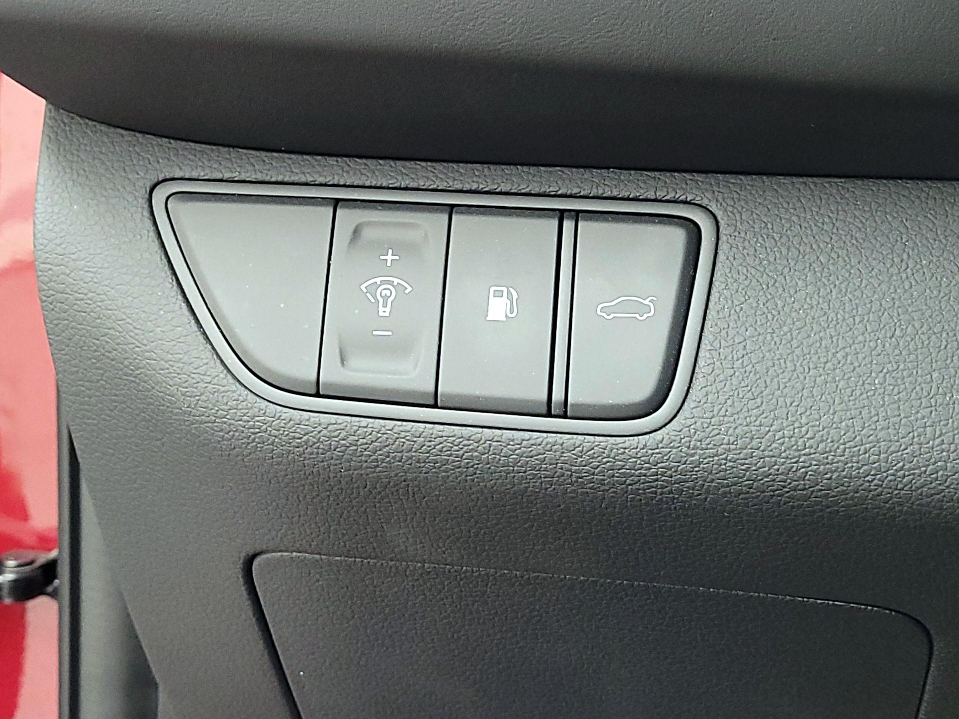 Thumbnail: 2023 Genesis G70 - 13