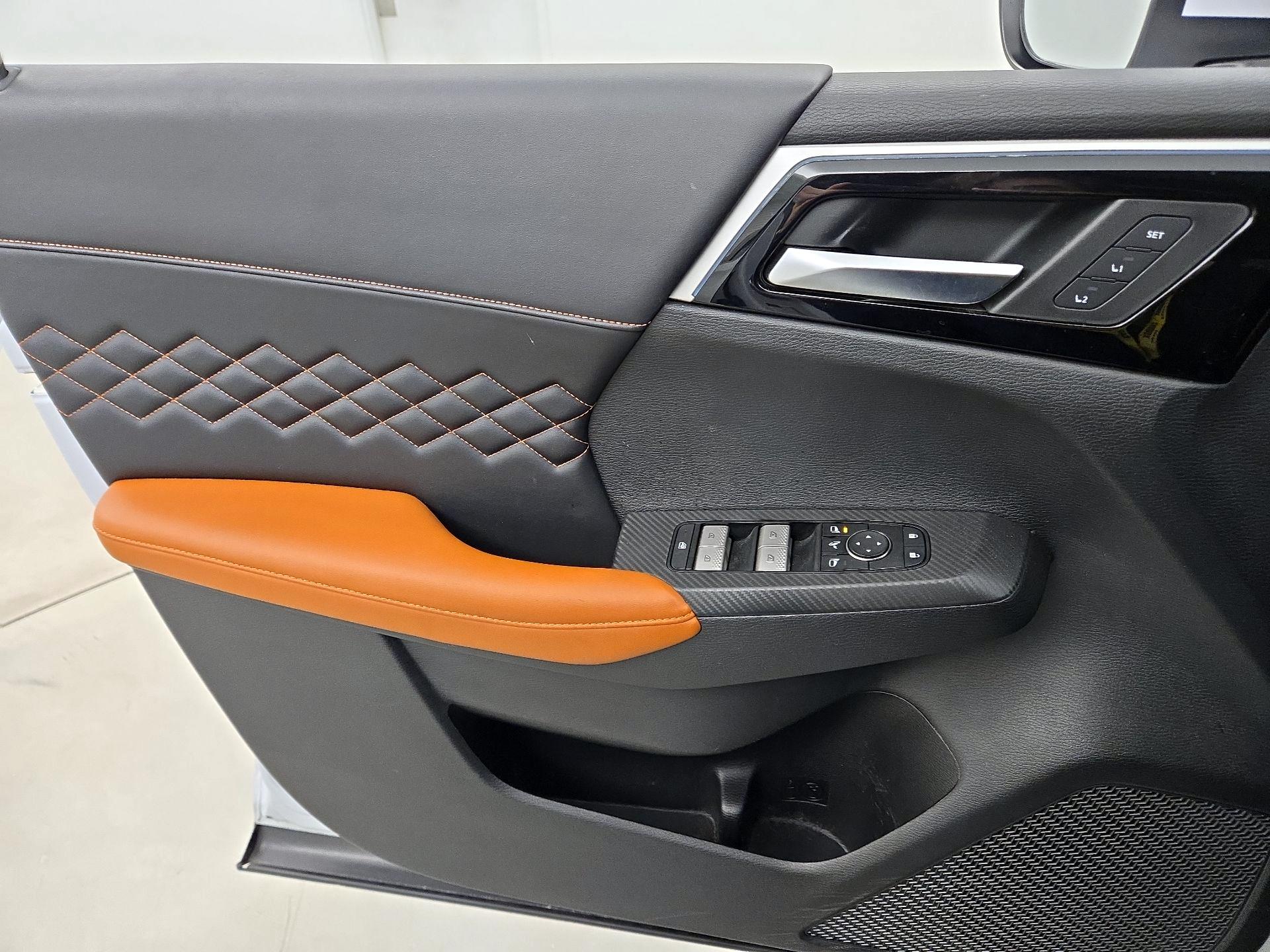 Thumbnail: 2022 Mitsubishi Outlander - 12