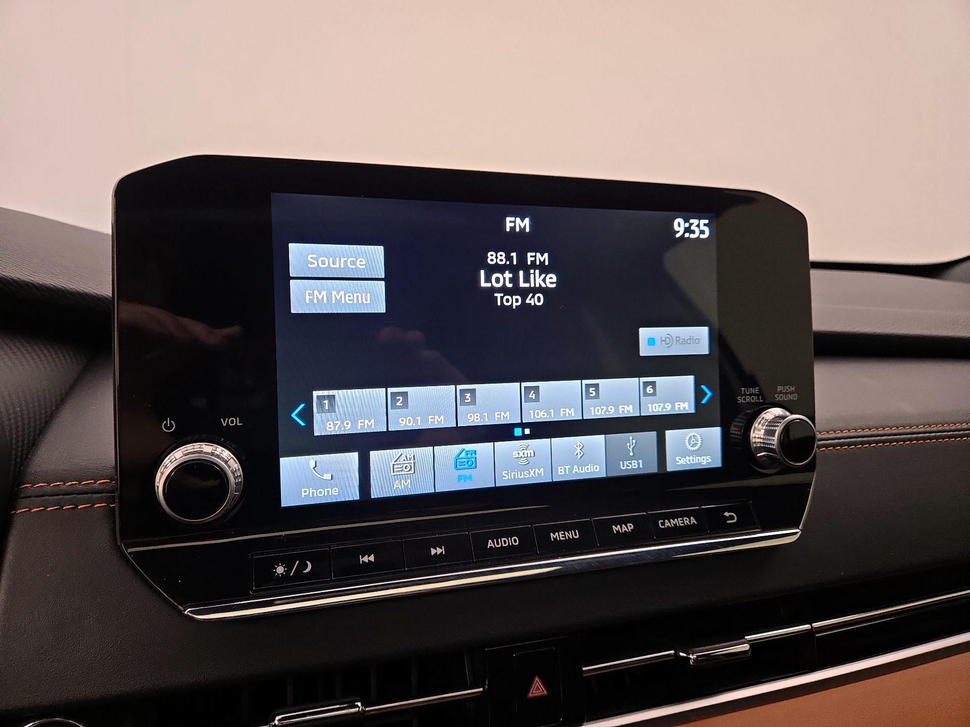 Thumbnail: 2022 Mitsubishi Outlander - 16