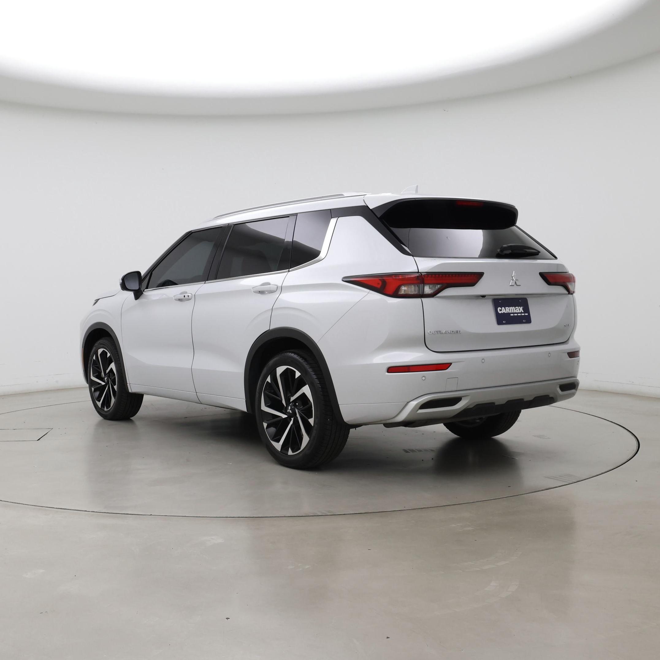 Thumbnail: 2022 Mitsubishi Outlander - 2