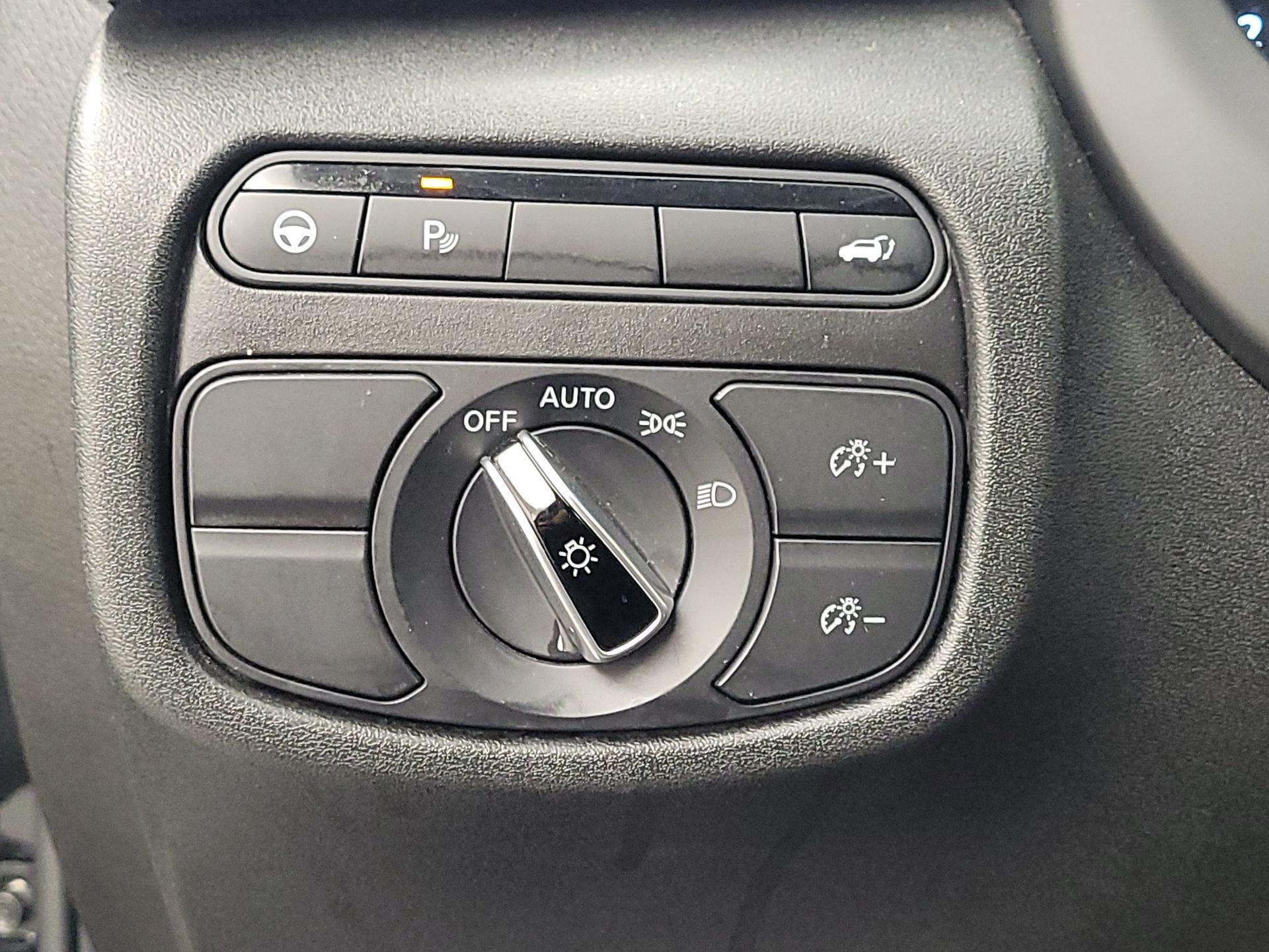 Thumbnail: 2023 INFINITI QX50 - 13