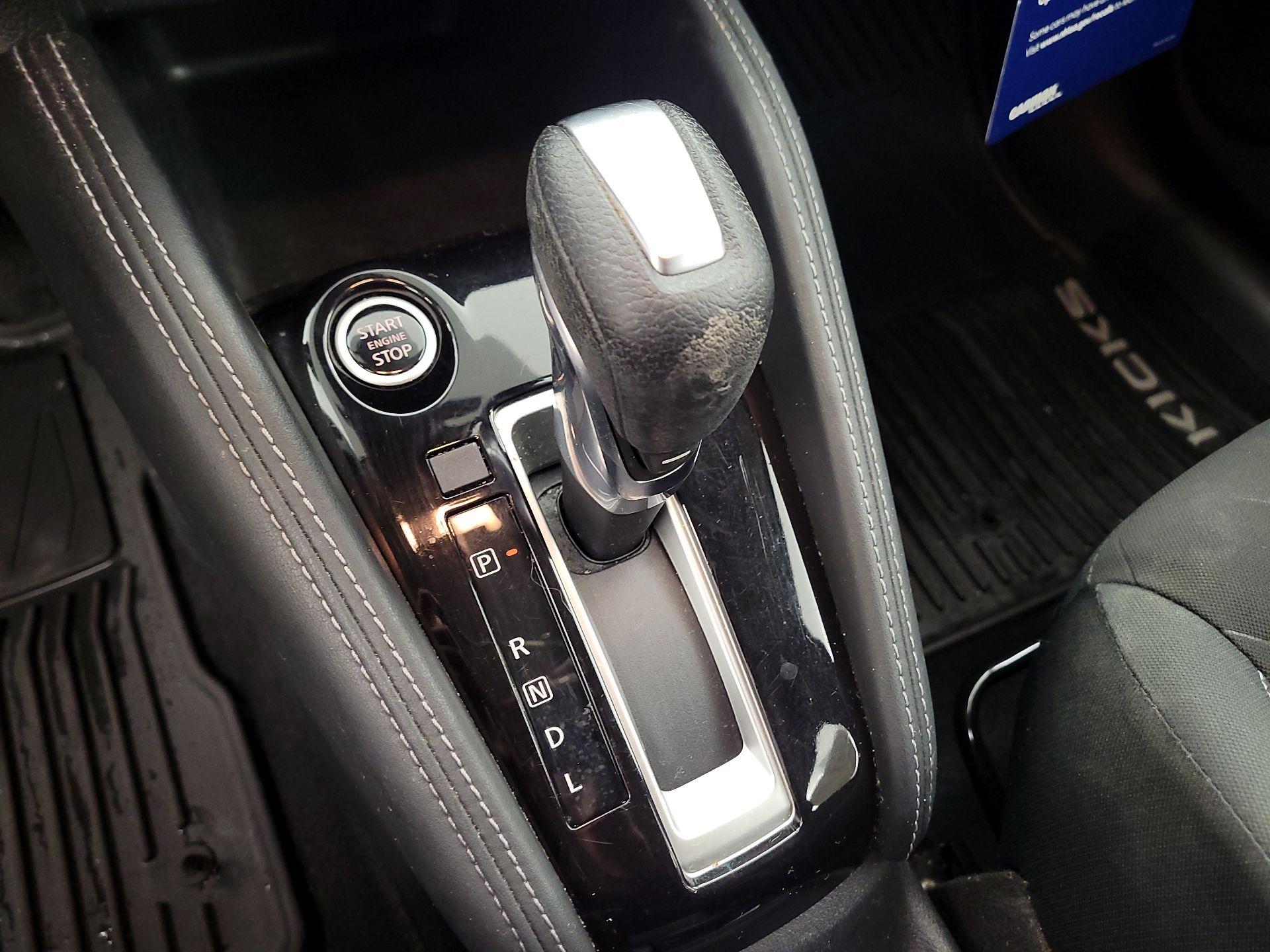 Thumbnail: 2020 Nissan Kicks - 16