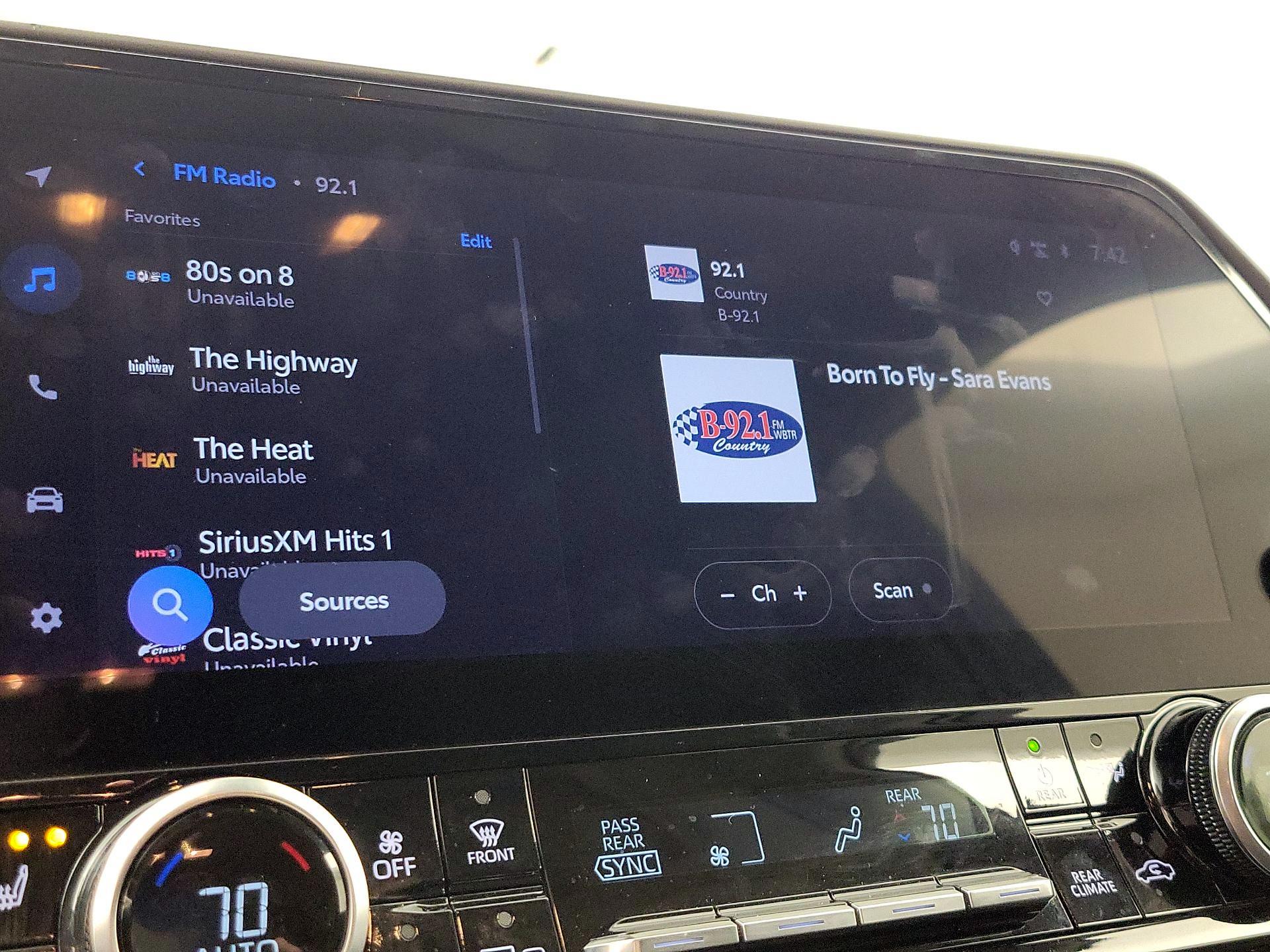 Thumbnail: 2023 Toyota Highlander - 15