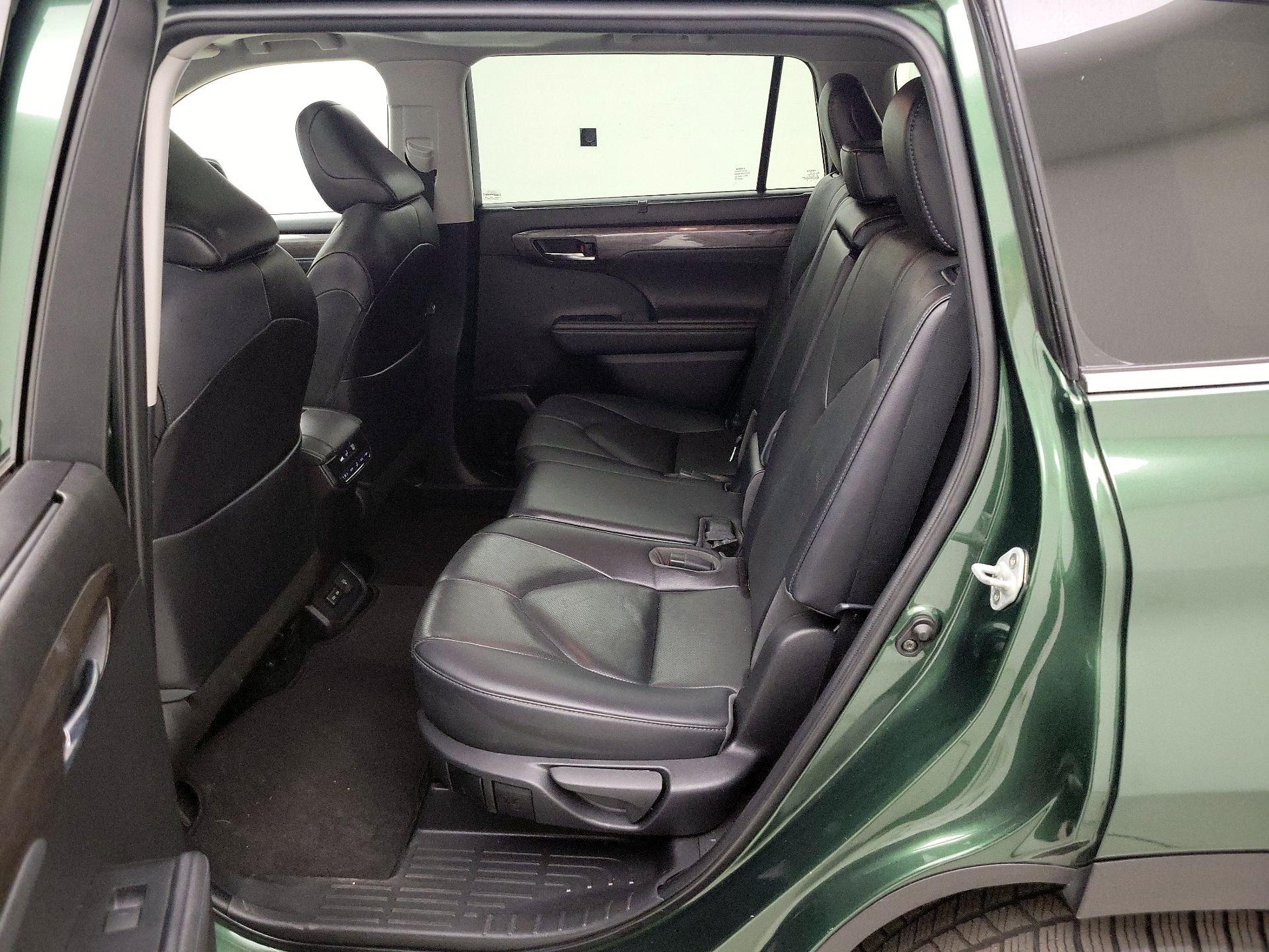 Thumbnail: 2023 Toyota Highlander - 20