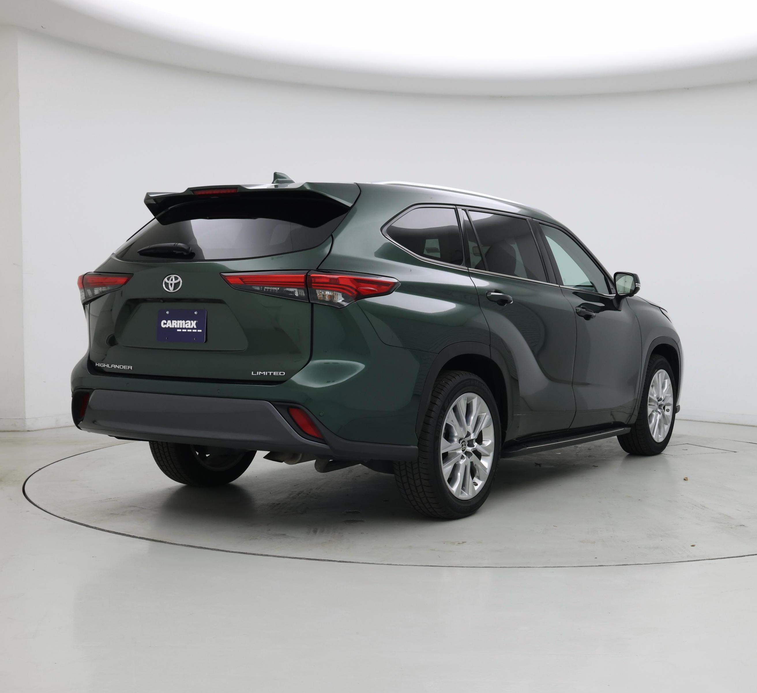 Thumbnail: 2023 Toyota Highlander - 8