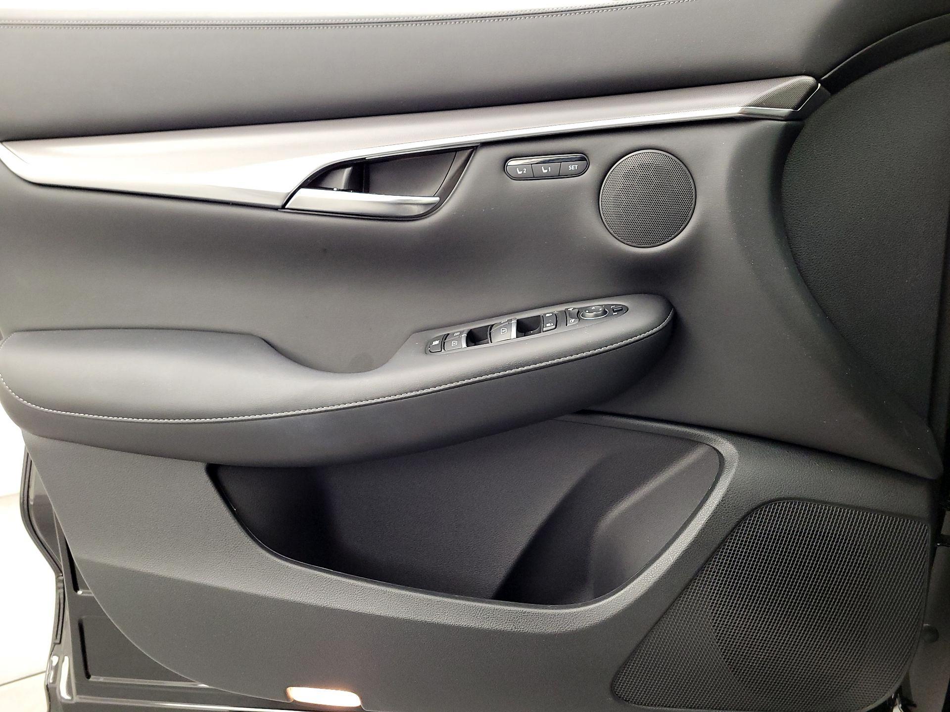 Thumbnail: 2023 INFINITI QX50 - 12