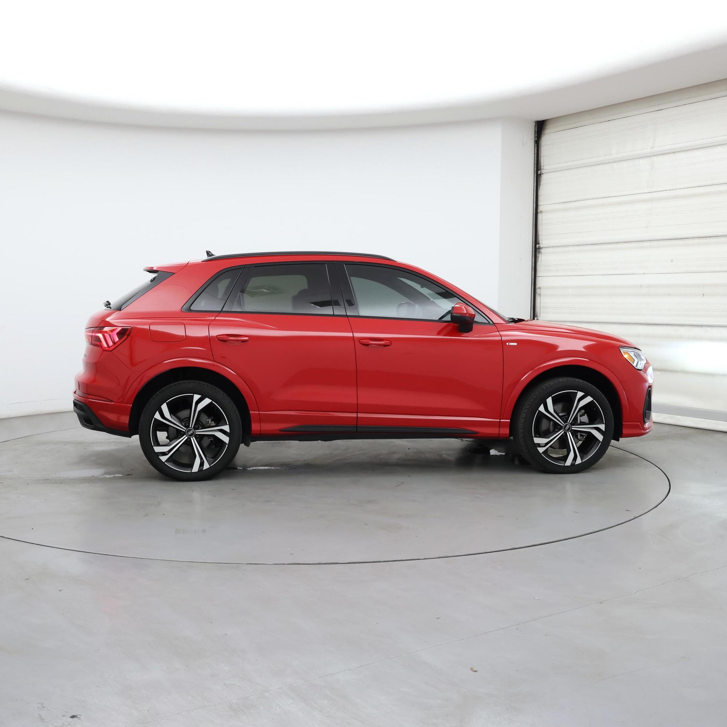 Thumbnail: 2023 Audi Q3 - 7
