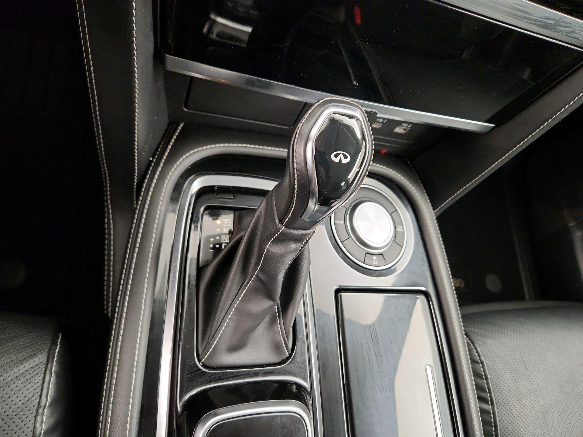 Thumbnail: 2023 INFINITI QX80 - 18