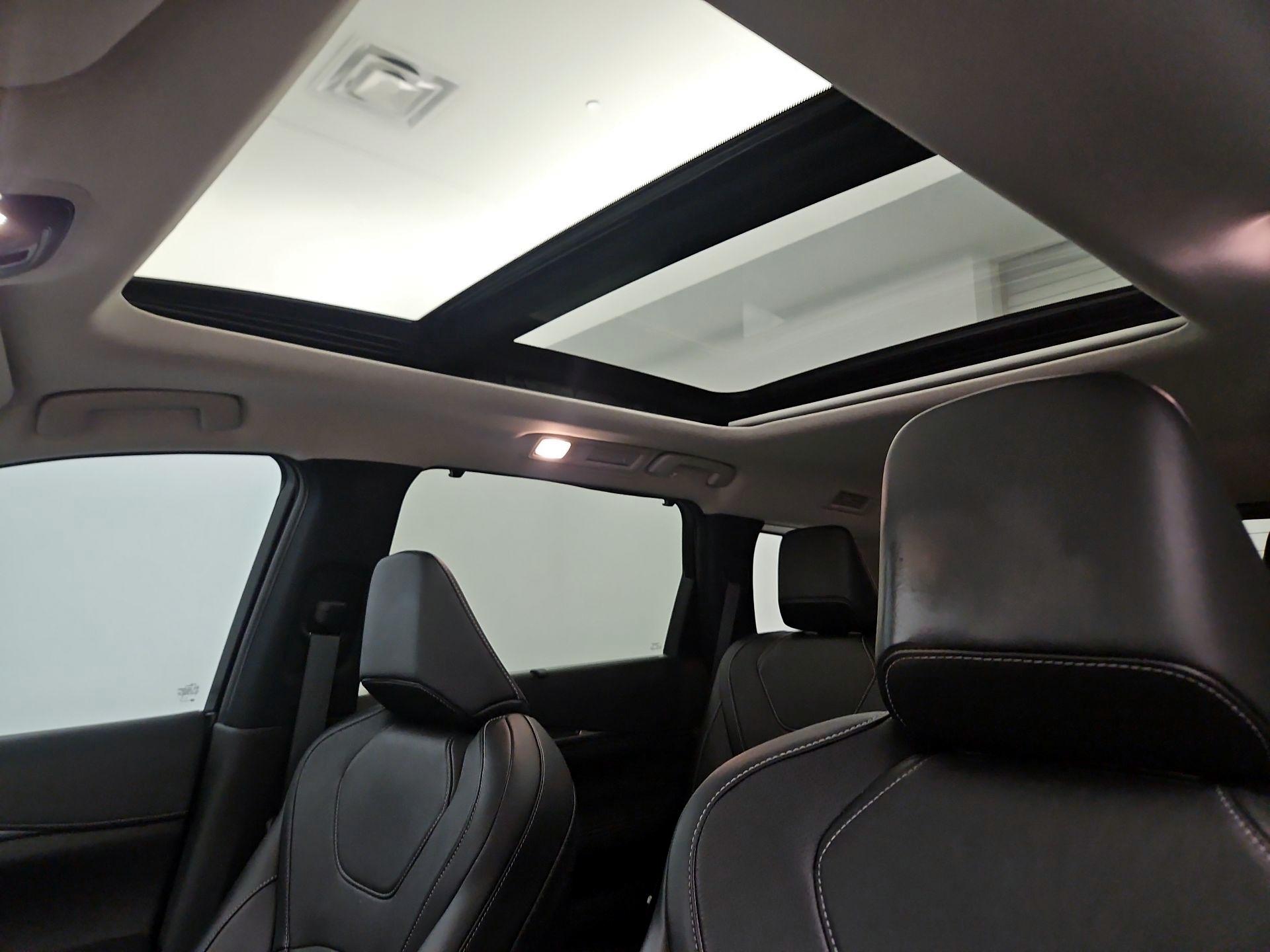 Thumbnail: 2023 INFINITI QX60 - 18