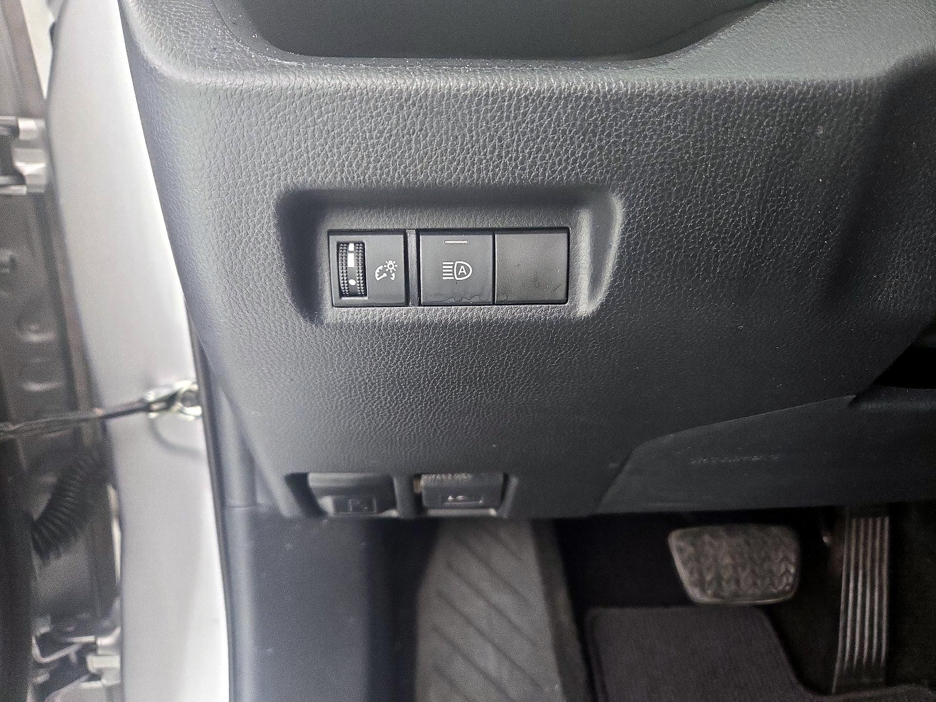 Thumbnail: 2021 Toyota RAV4 - 13