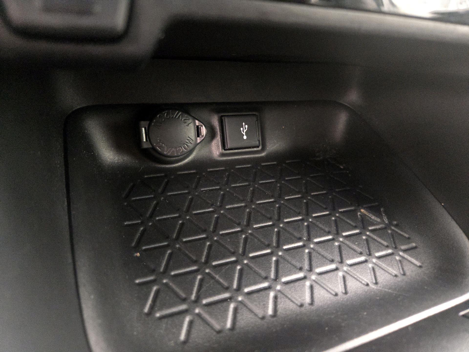 Thumbnail: 2021 Toyota RAV4 - 18