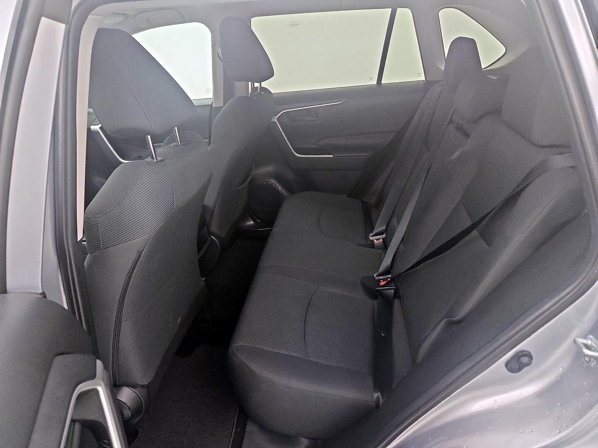 Thumbnail: 2021 Toyota RAV4 - 19