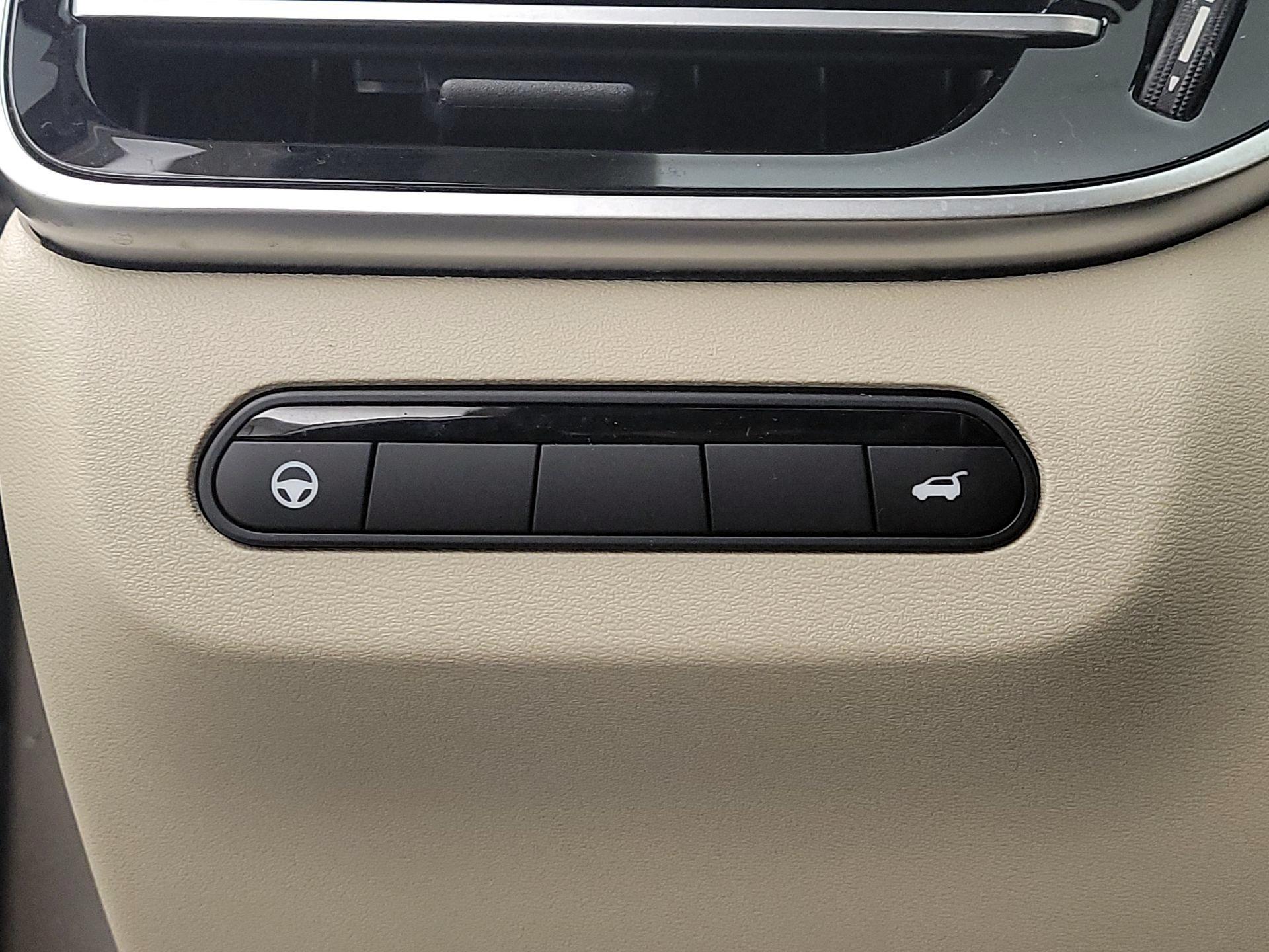 Thumbnail: 2023 INFINITI QX60 - 13