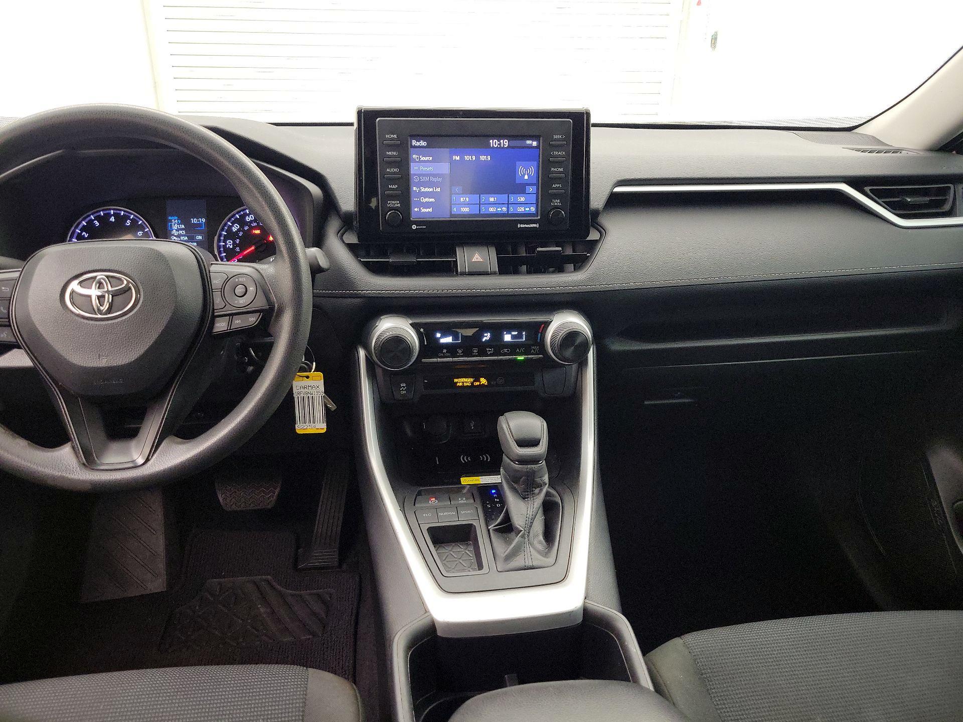 Thumbnail: 2022 Toyota RAV4 - 9