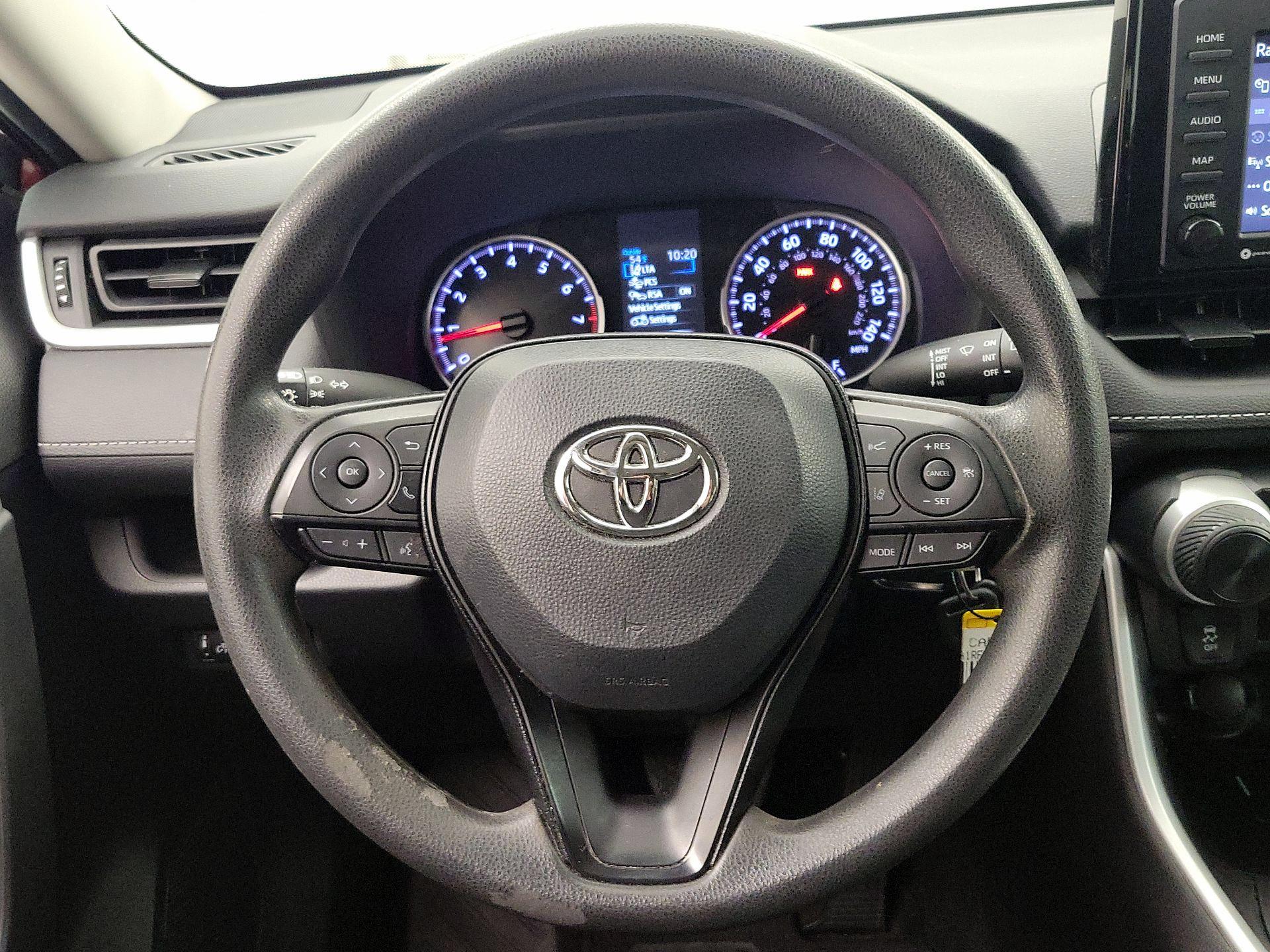 Thumbnail: 2022 Toyota RAV4 - 10