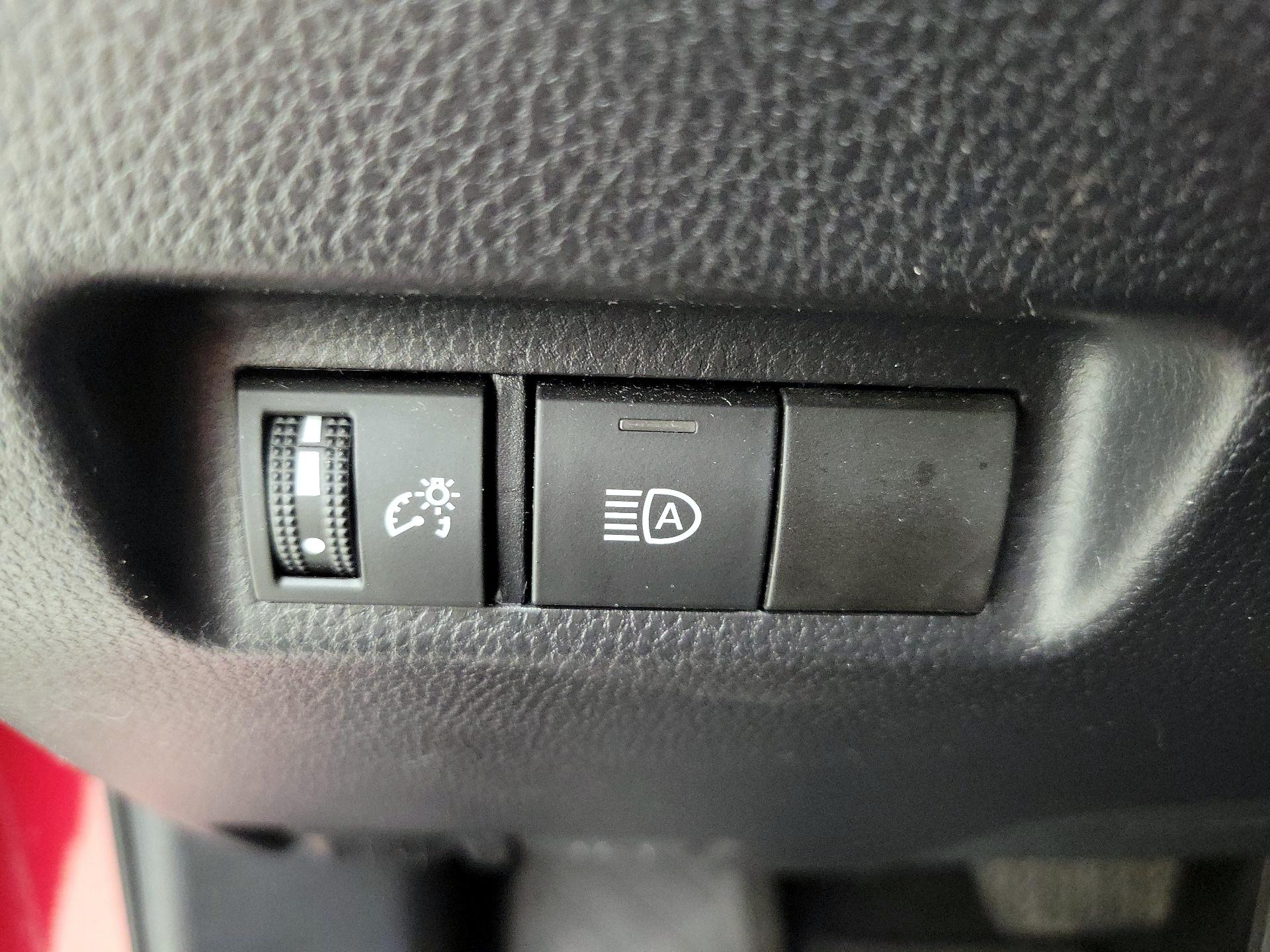 Thumbnail: 2022 Toyota RAV4 - 13