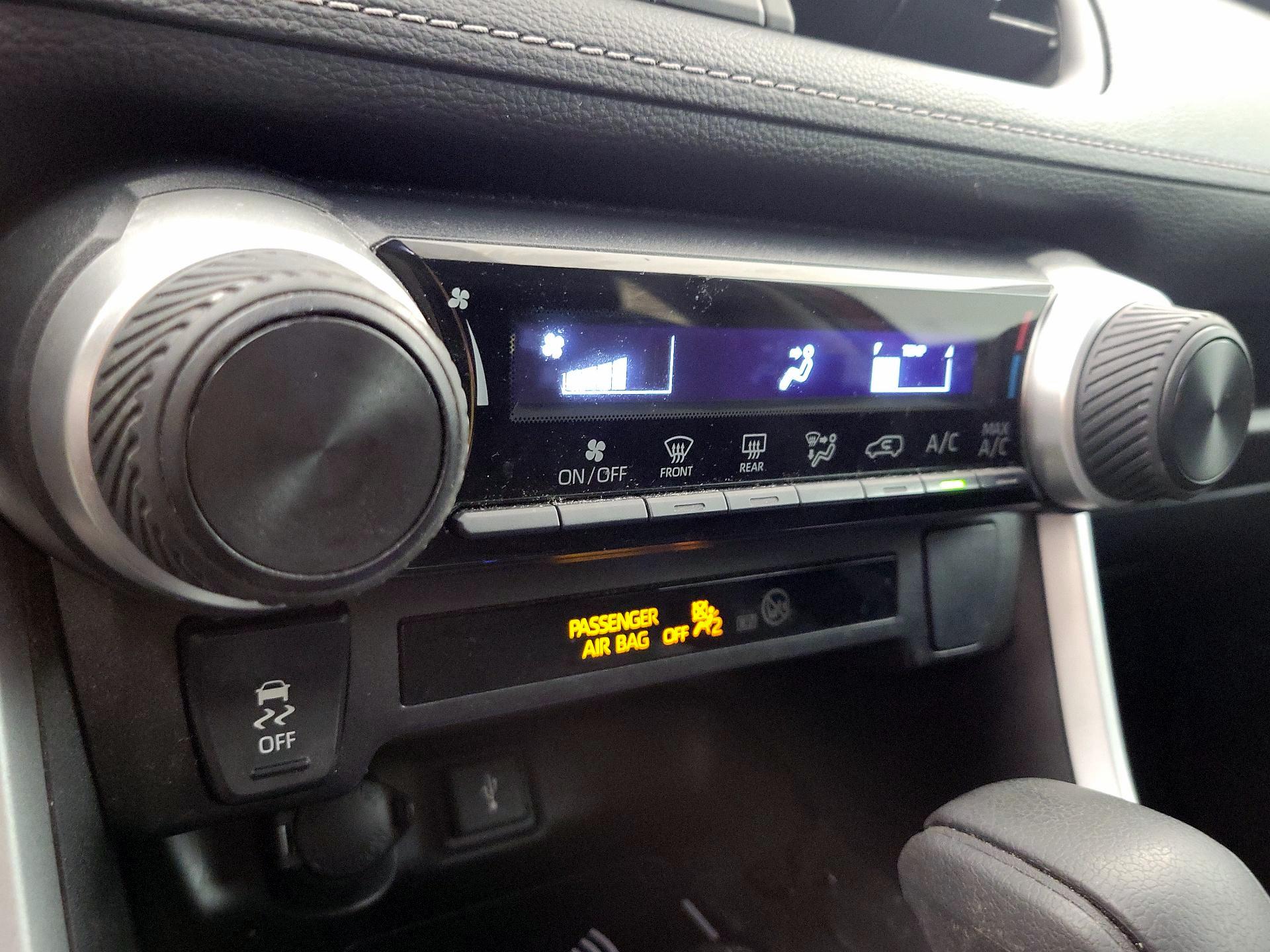 Thumbnail: 2022 Toyota RAV4 - 16