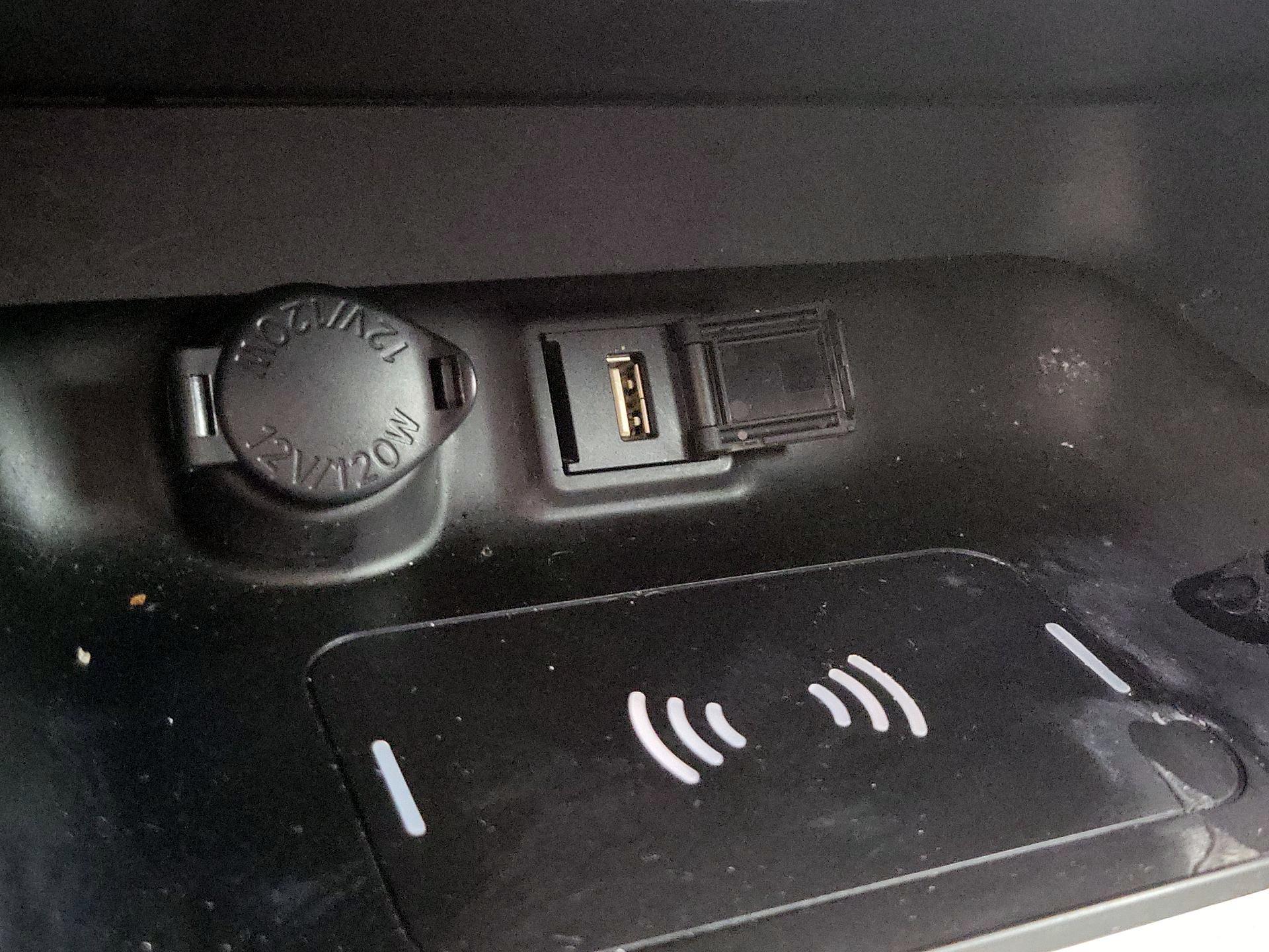 Thumbnail: 2022 Toyota RAV4 - 18