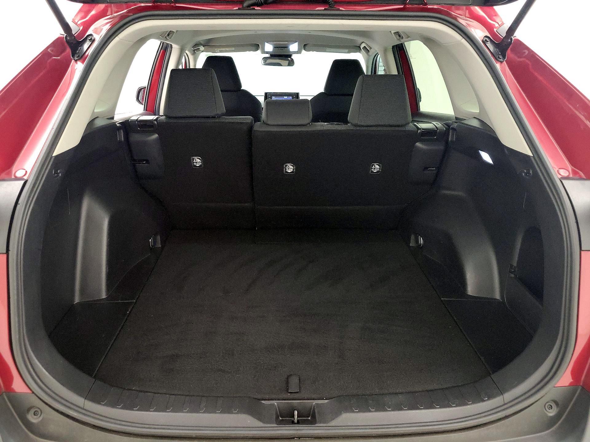 Thumbnail: 2022 Toyota RAV4 - 20