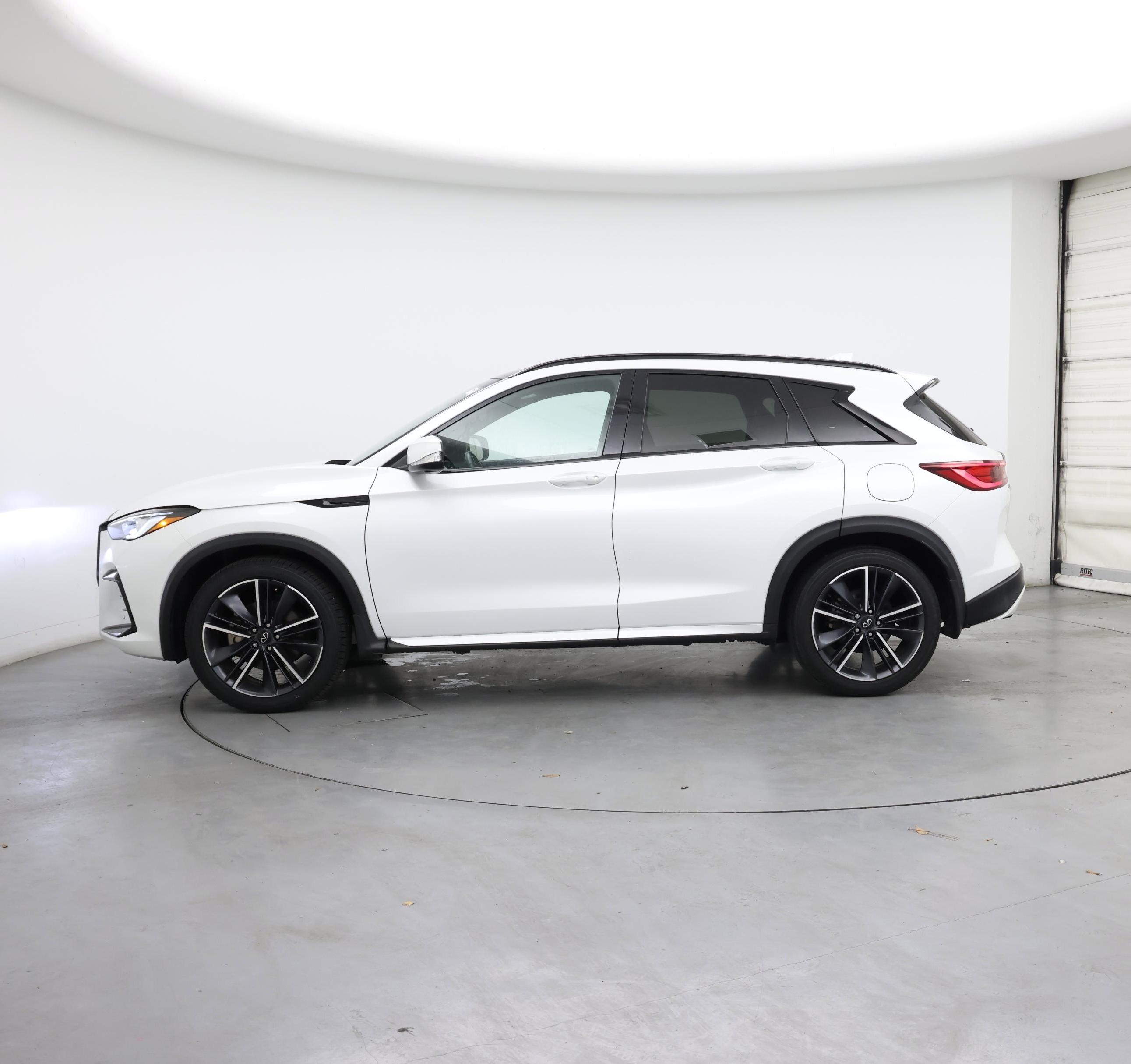 Thumbnail: 2023 INFINITI QX50 - 3