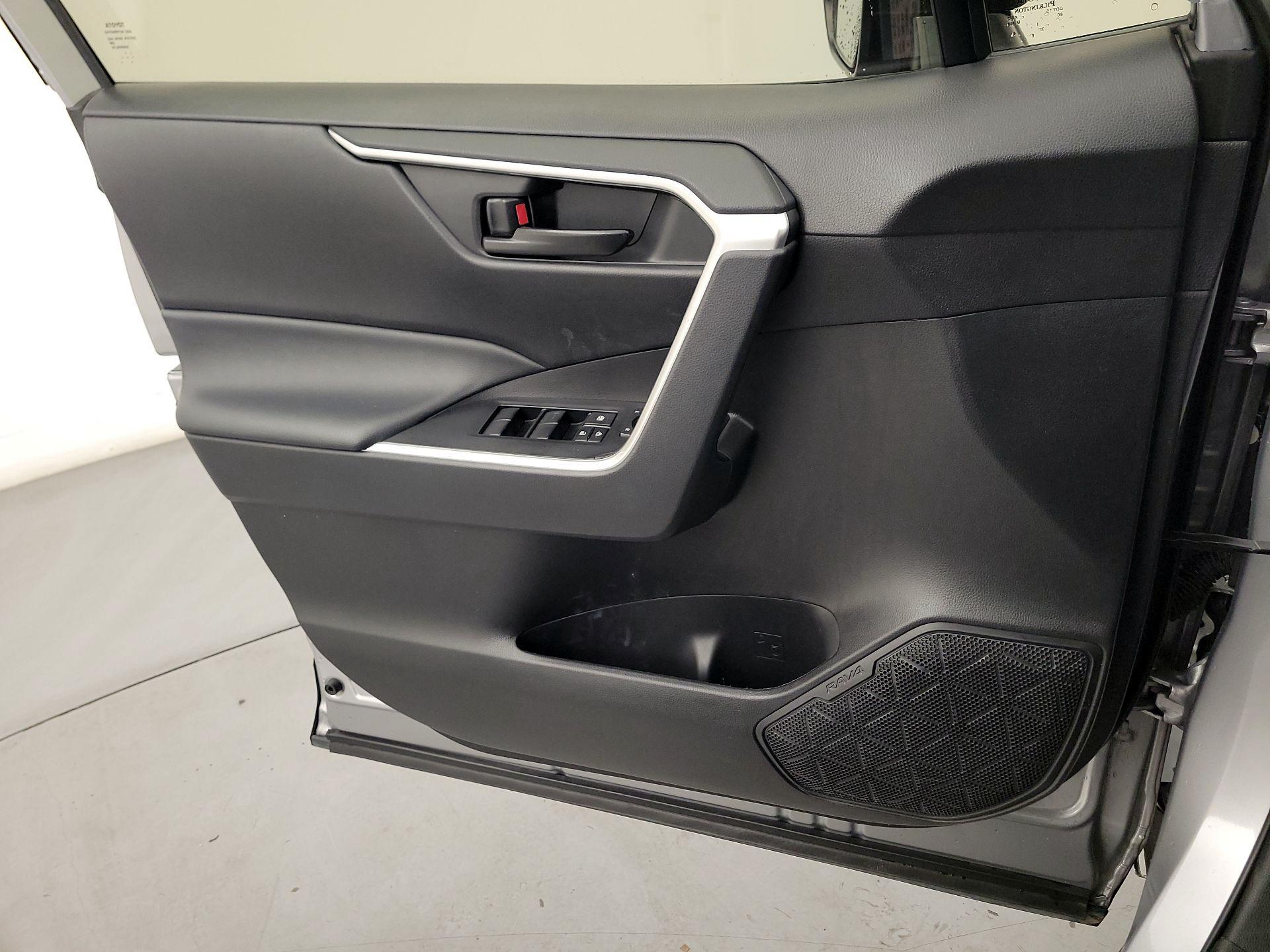 Thumbnail: 2023 Toyota RAV4 - 12