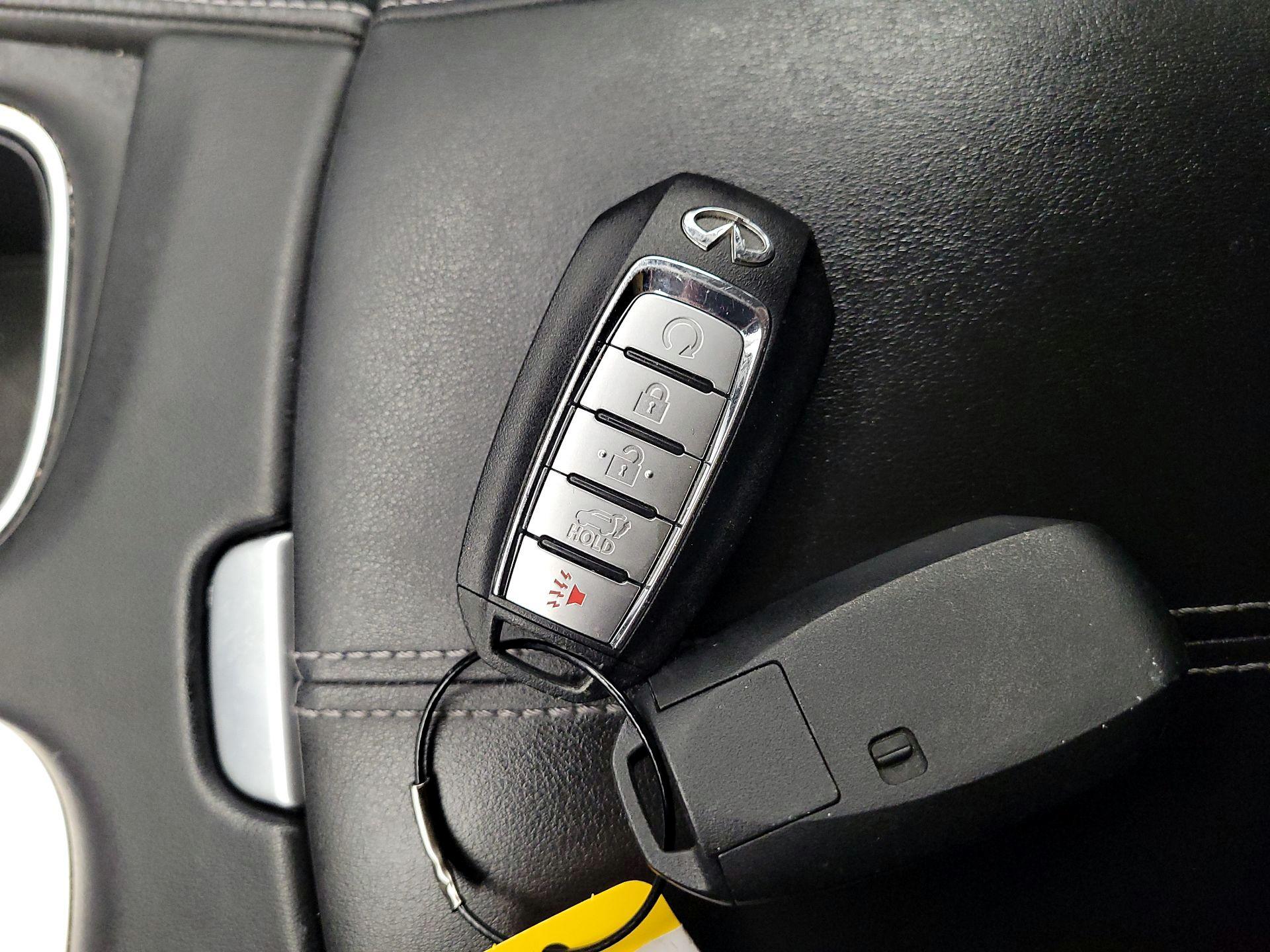 Thumbnail: 2023 INFINITI QX60 - 18