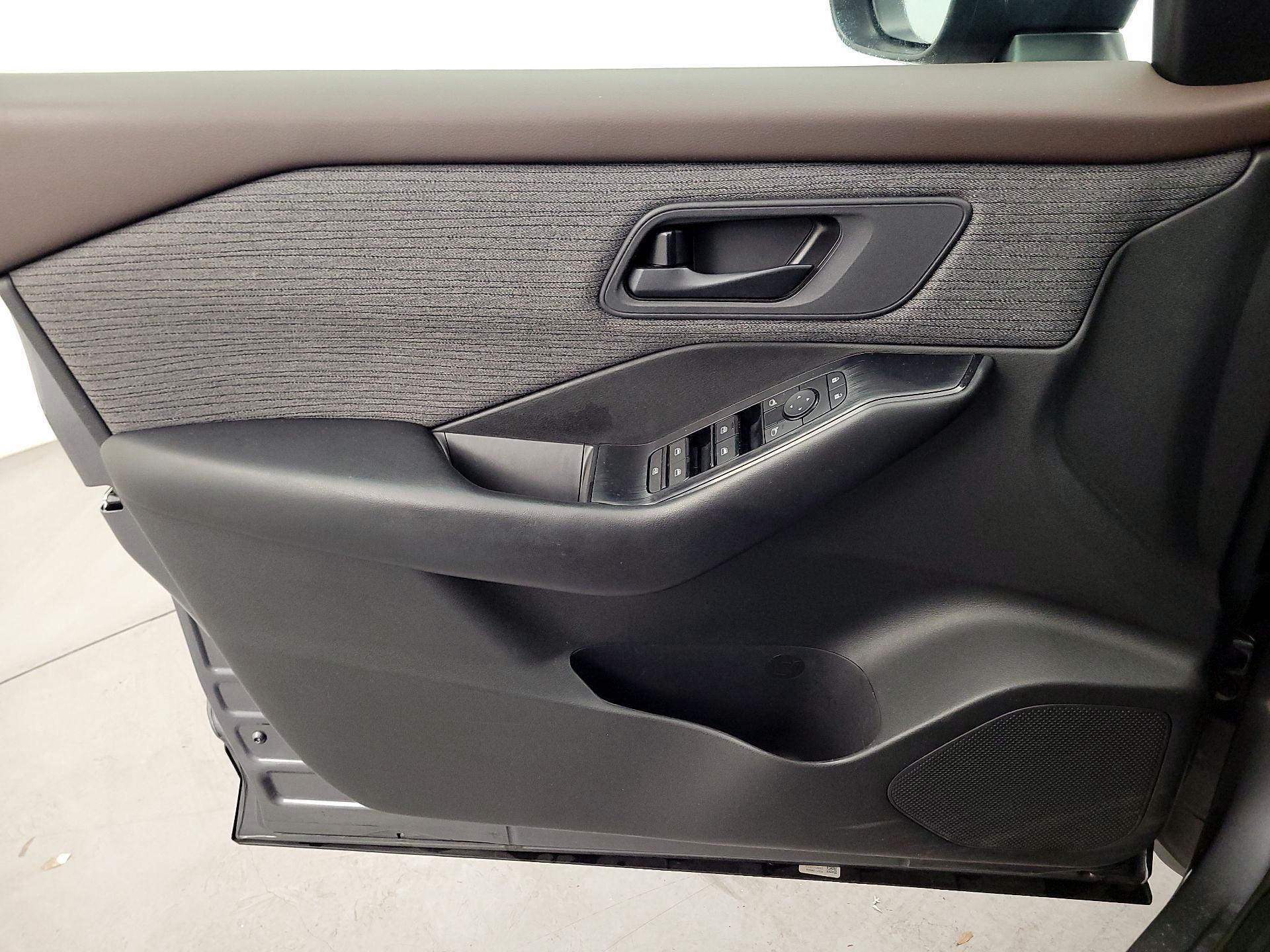 Thumbnail: 2023 Nissan Rogue - 12