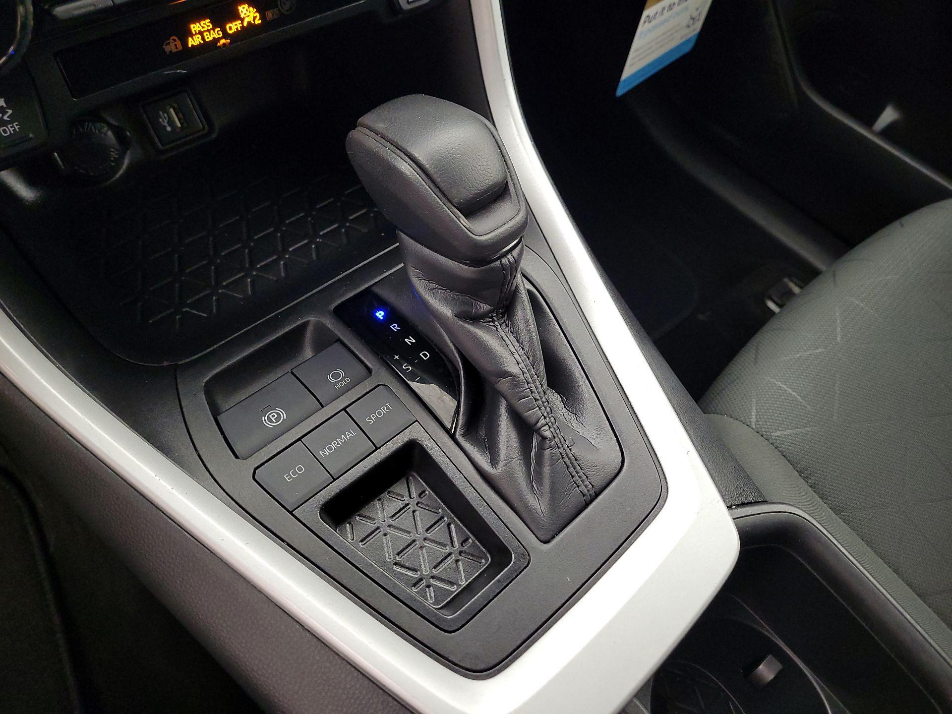 Thumbnail: 2024 Toyota RAV4 - 17