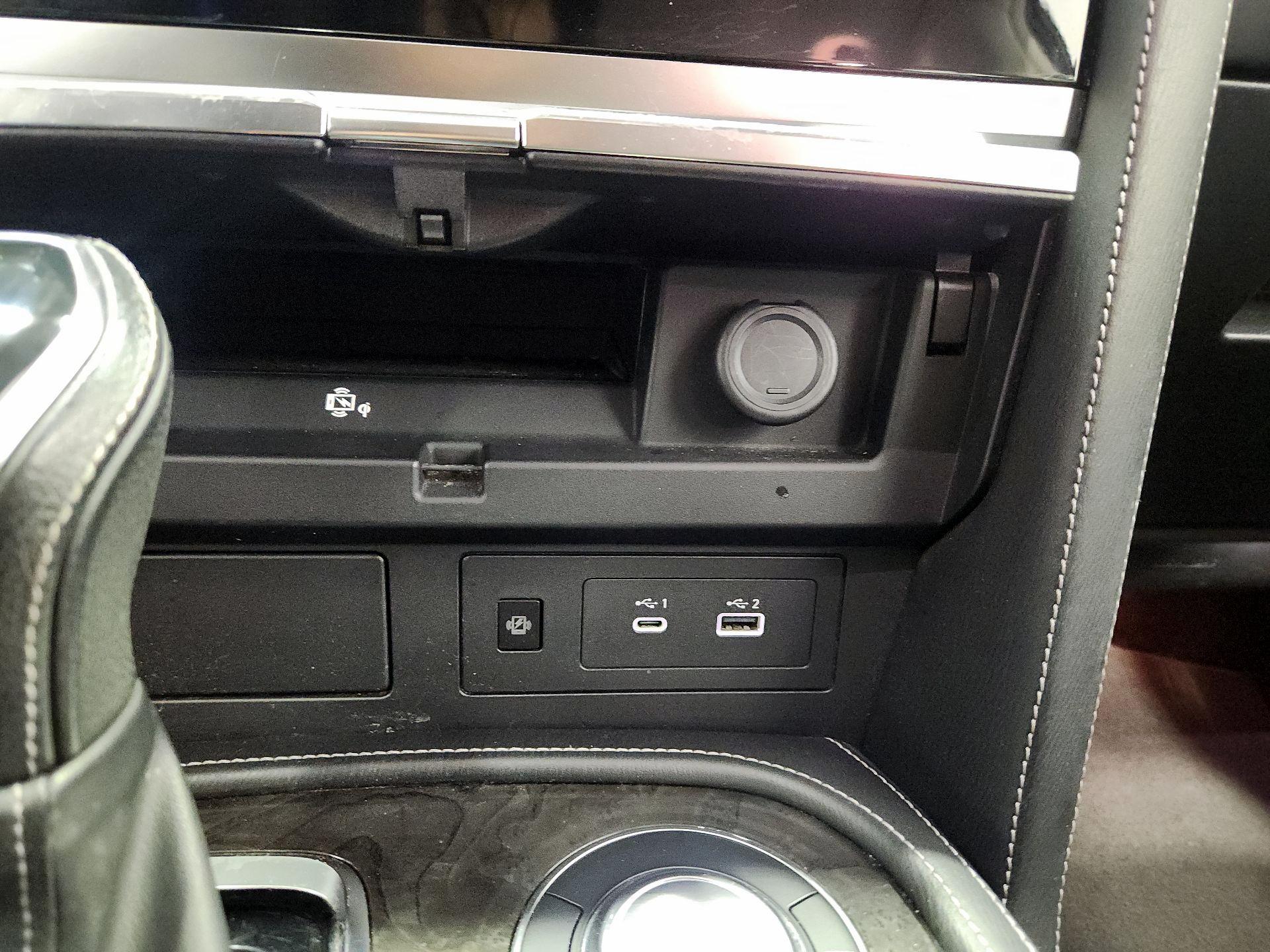 Thumbnail: 2023 INFINITI QX80 - 19