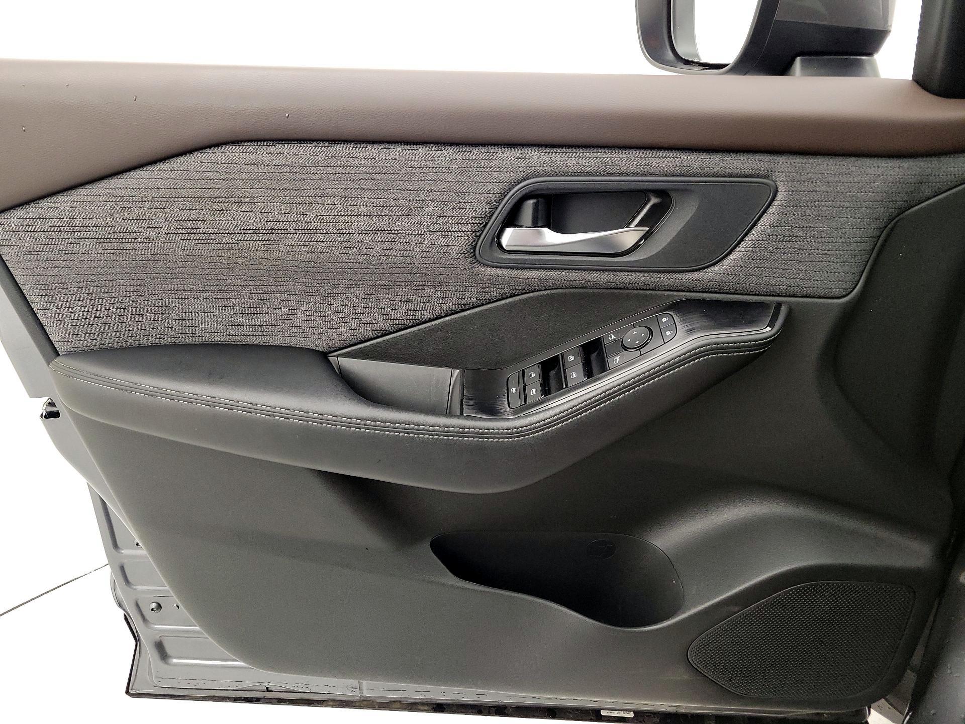 Thumbnail: 2023 Nissan Rogue - 12