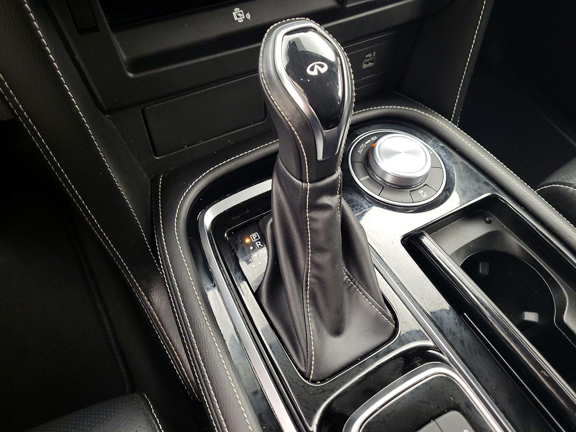 Thumbnail: 2023 INFINITI QX80 - 17