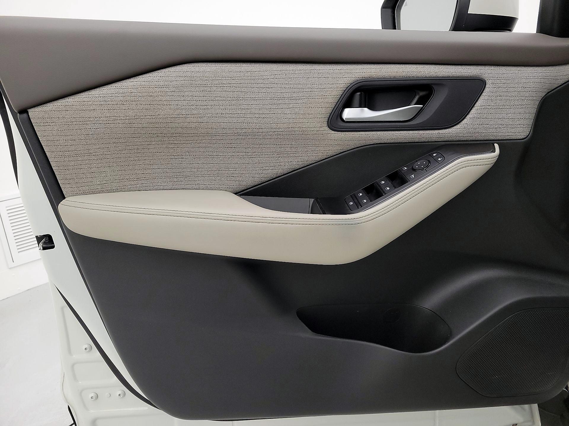 Thumbnail: 2023 Nissan Rogue - 12