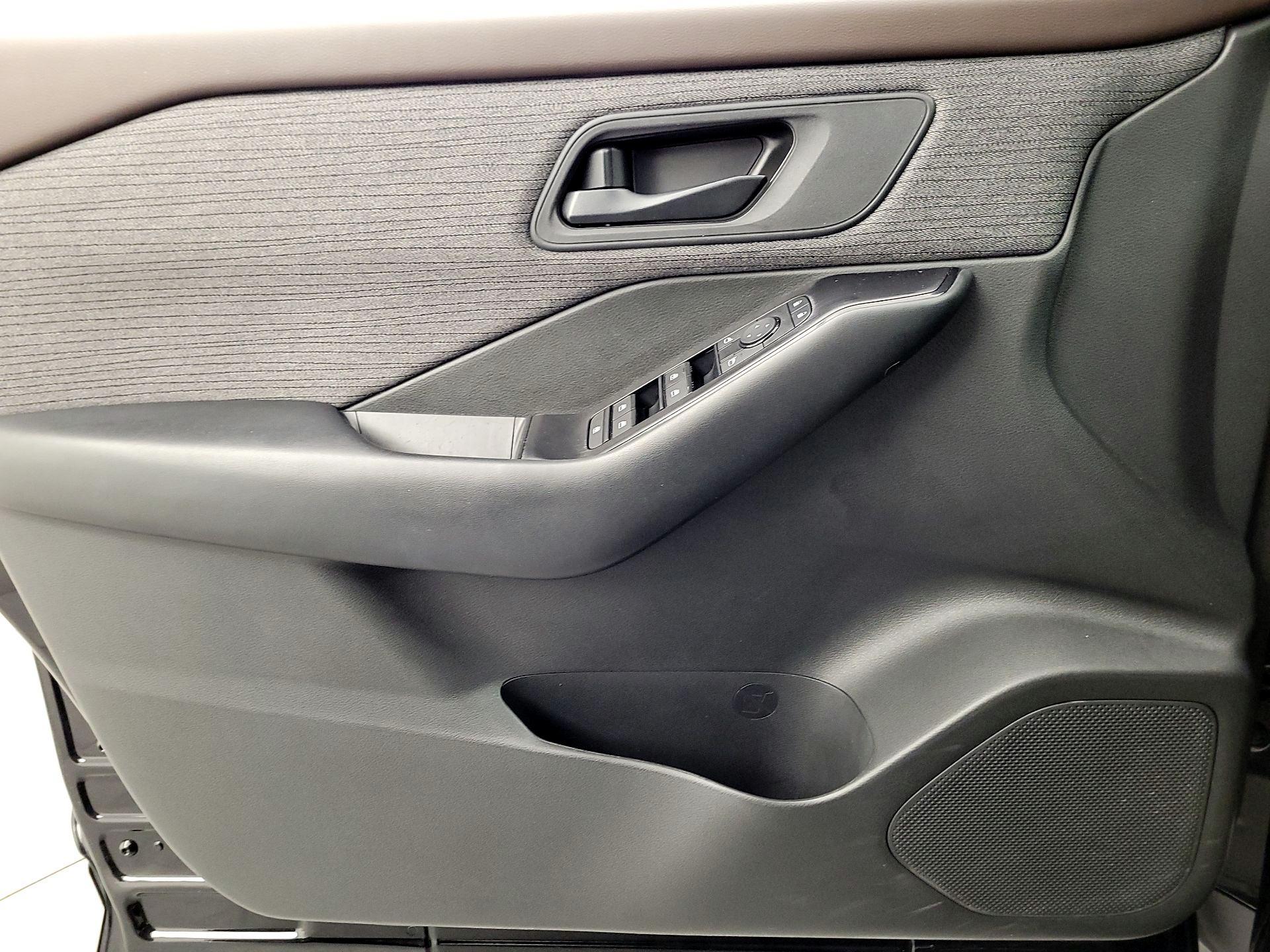 Thumbnail: 2023 Nissan Rogue - 12