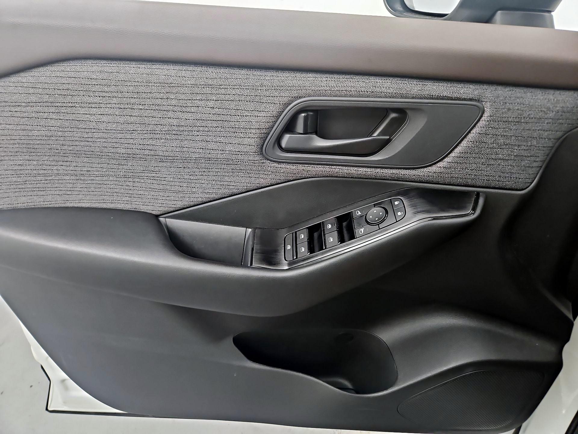 Thumbnail: 2023 Nissan Rogue - 12