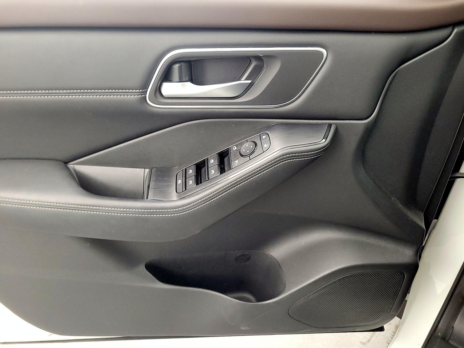 Thumbnail: 2021 Nissan Rogue - 12