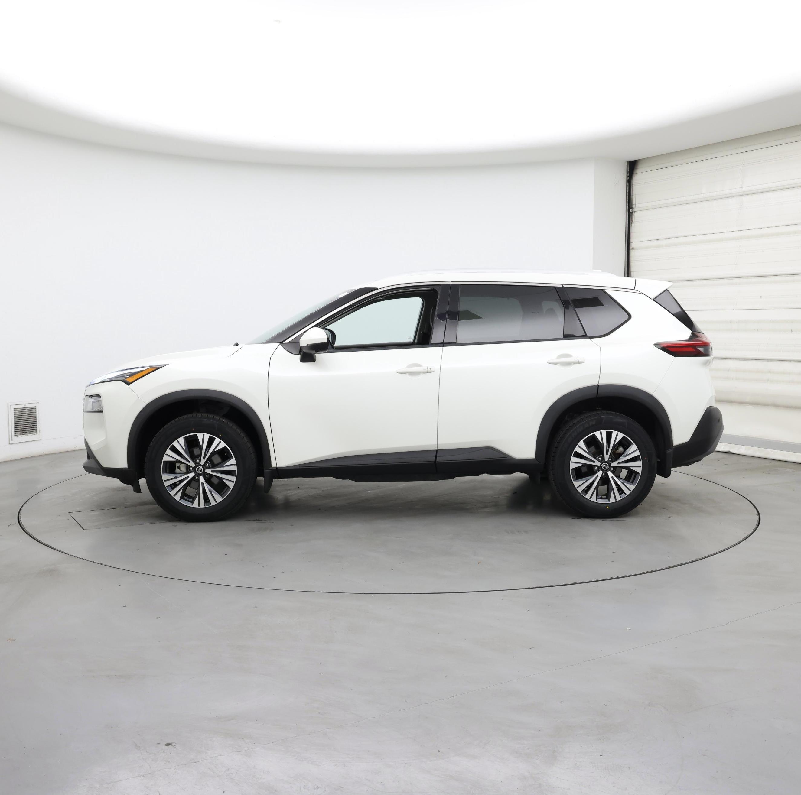 Thumbnail: 2021 Nissan Rogue - 3