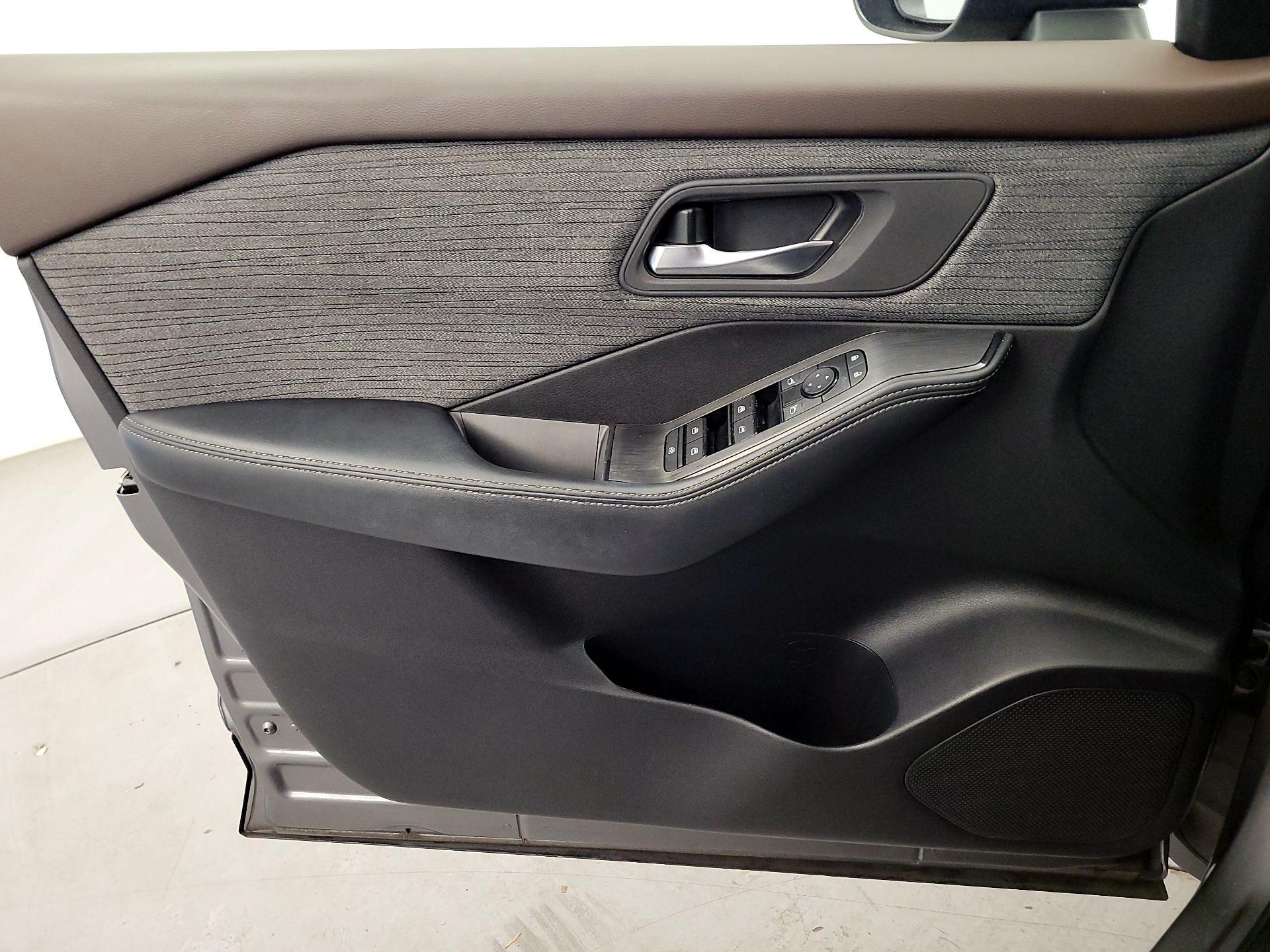 Thumbnail: 2023 Nissan Rogue - 12